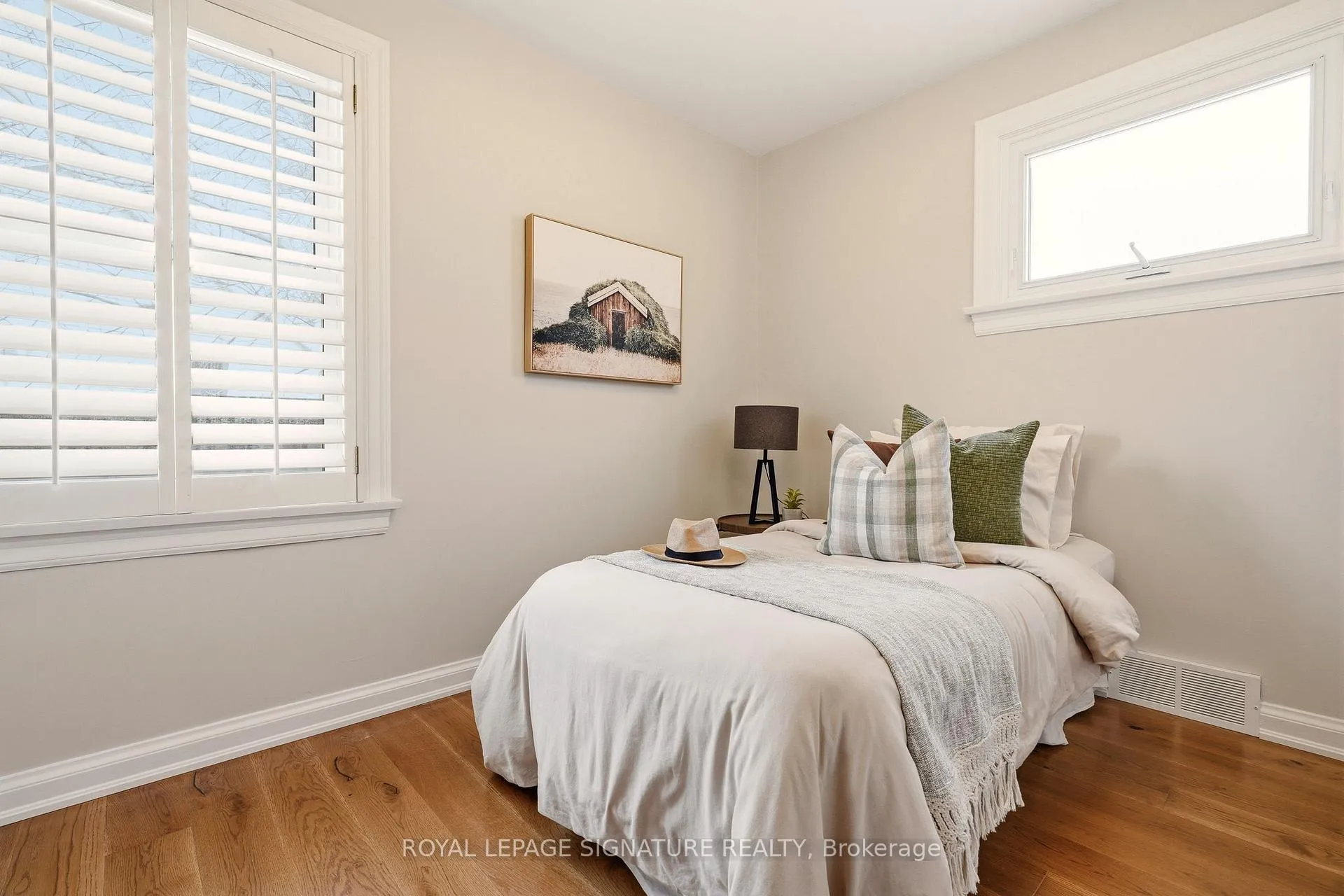 Photo 19 of 45 Crescent Road, Oakville, Central — HOMEH