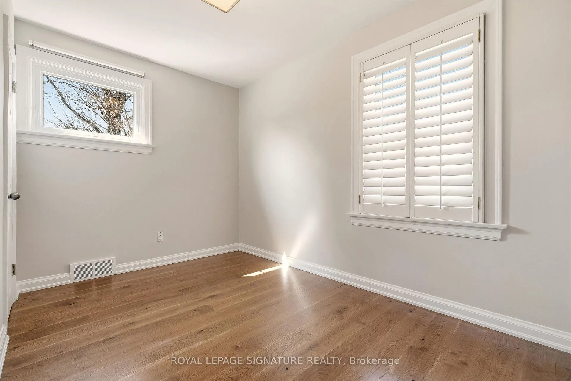 Photo 21 of 45 Crescent Road, Oakville, Central — HOMEH