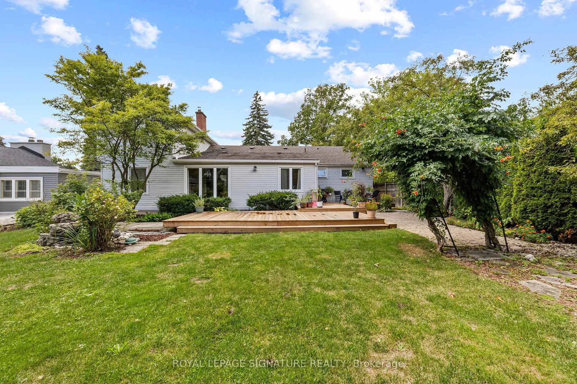 Photo 33 of 45 Crescent Road, Oakville, Central — HOMEH