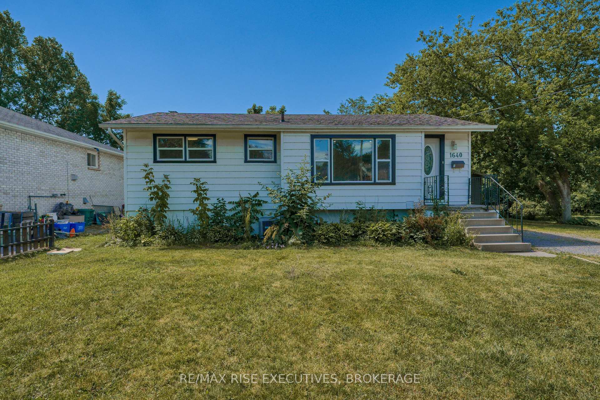 Photo 2 of Unit 1, 1640 Mary Street, Kingston, South of Taylor-Kidd Blvd — HOMEH