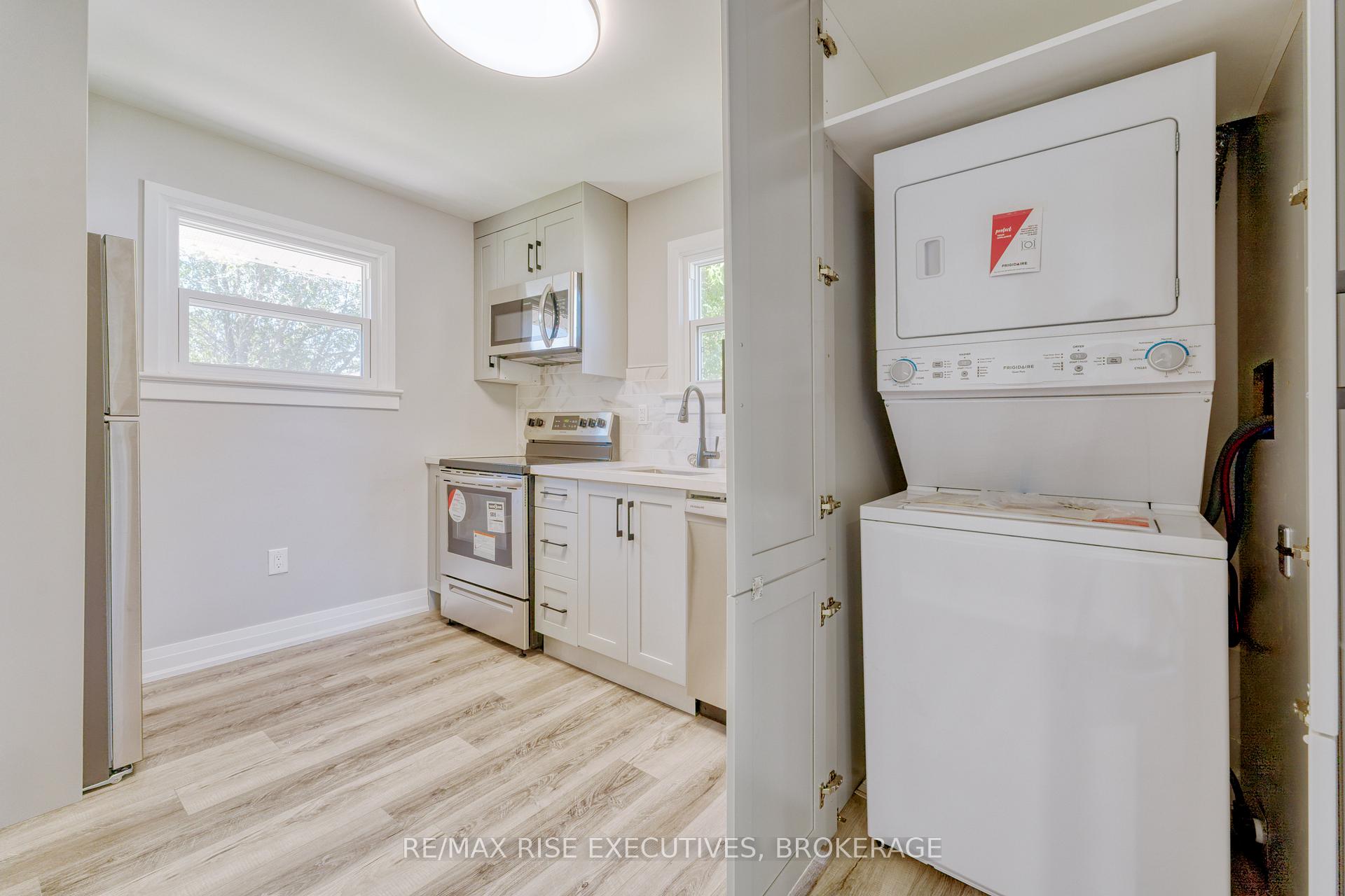 Photo 10 of Unit 1, 1640 Mary Street, Kingston, South of Taylor-Kidd Blvd — HOMEH