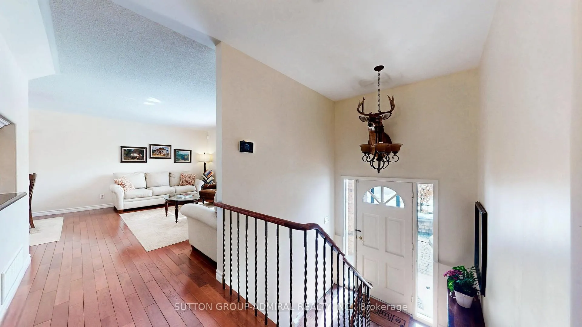 Photo 6 of 42 Jondan Crescent, Markham, Royal Orchard — HOMEH