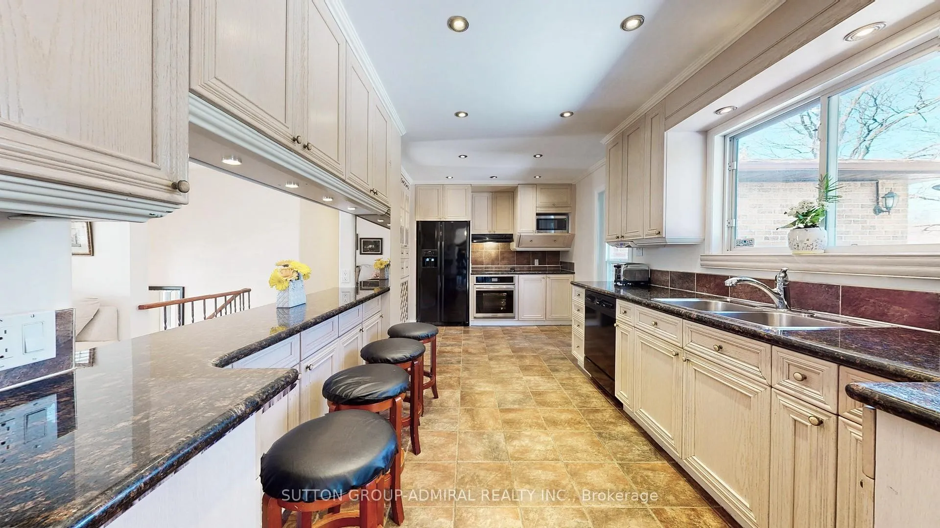 Photo 16 of 42 Jondan Crescent, Markham, Royal Orchard — HOMEH