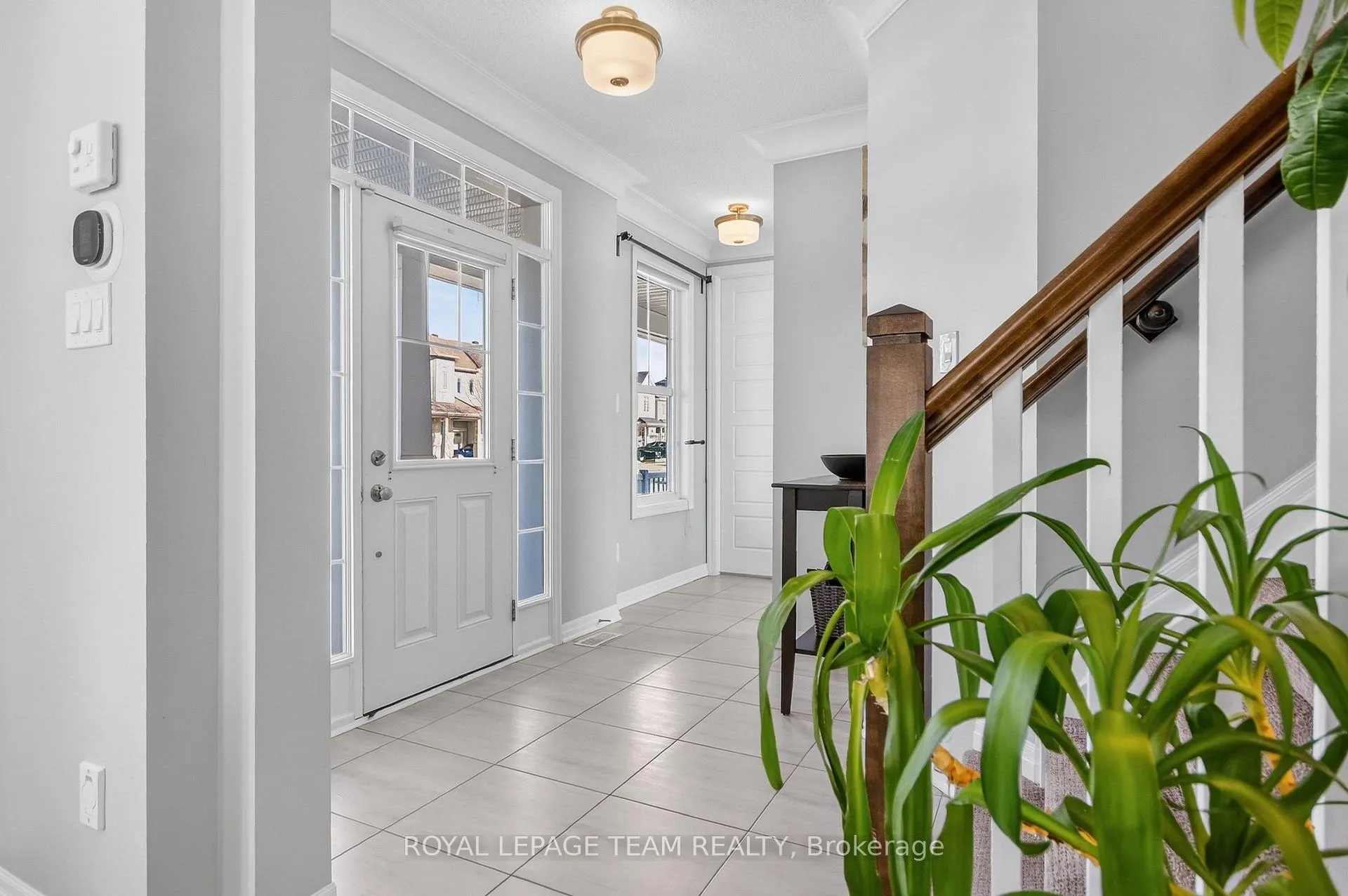 Photo 5 of 375 Meadowbreeze Drive, Ottawa, Kanata - Emerald Meadows/Trailwest — HOMEH