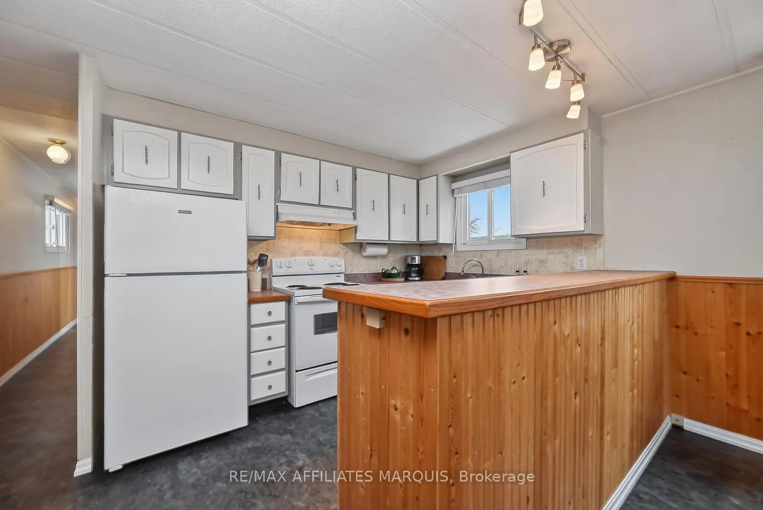 Photo 10 of 8 Saddle Avenue, Rideau Lakes, Rideau Lakes (South Elmsley) Twp — HOMEH
