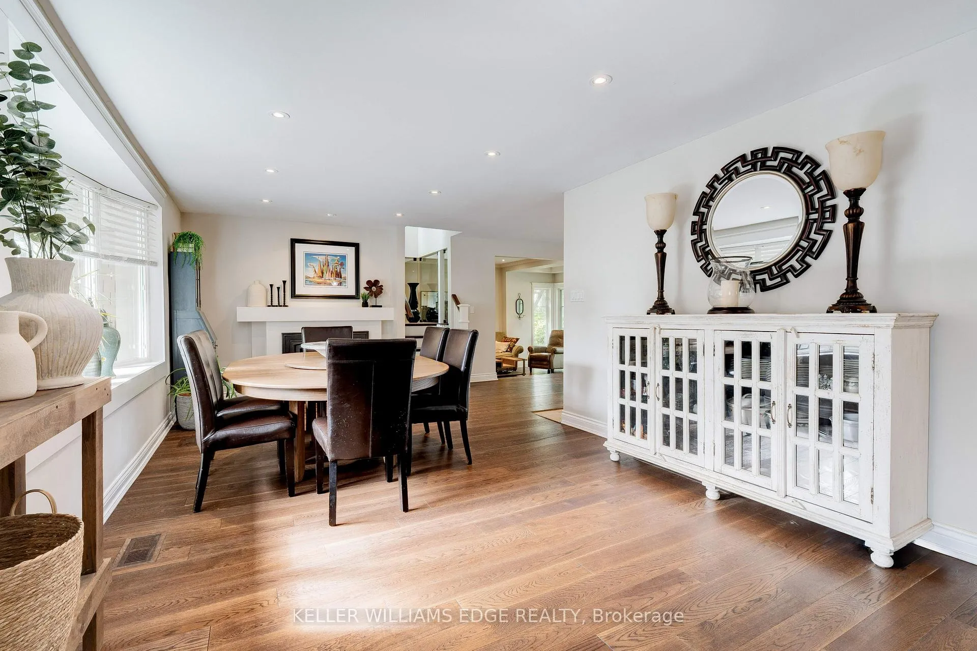 Photo 2 of 4391 Lakeshore Road, Burlington, Shoreacres — HOMEH