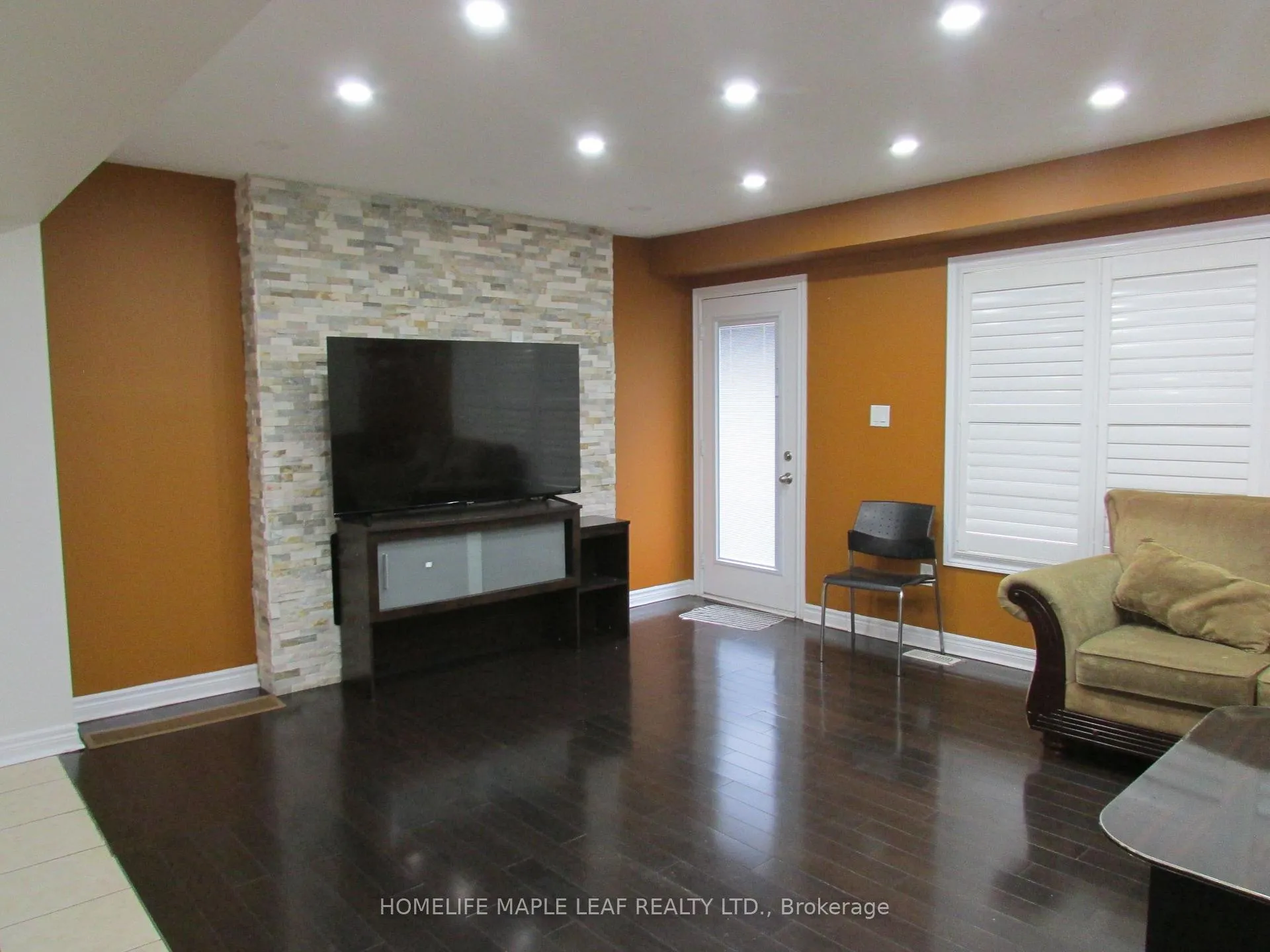 Photo 6 of 29 Napoleon Crescent, Brampton, Bram East — HOMEH