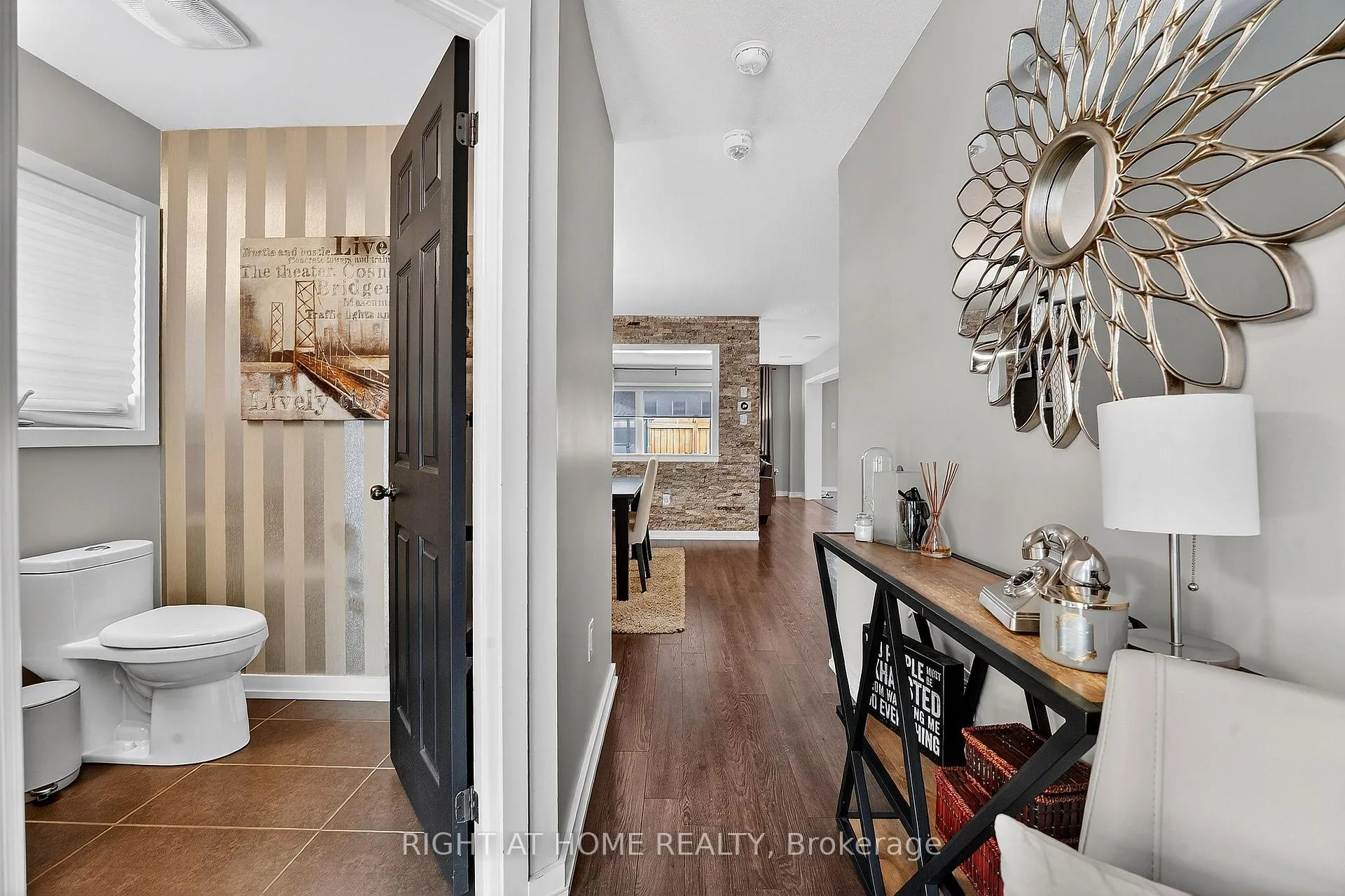Photo 4 of 7860 Butternut Boulevard, Niagara Falls, Brown — HOMEH