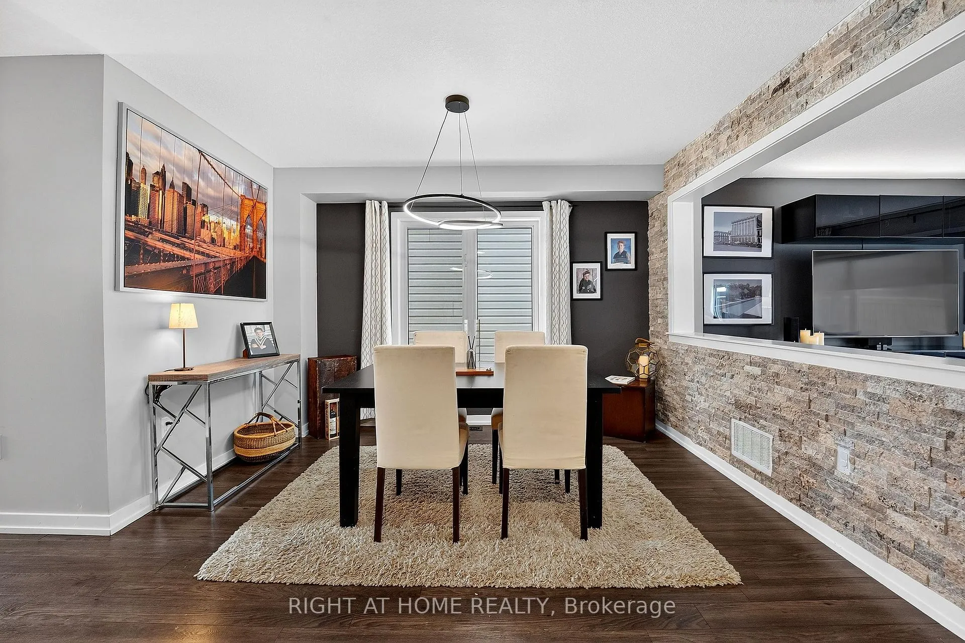 Photo 7 of 7860 Butternut Boulevard, Niagara Falls, Brown — HOMEH