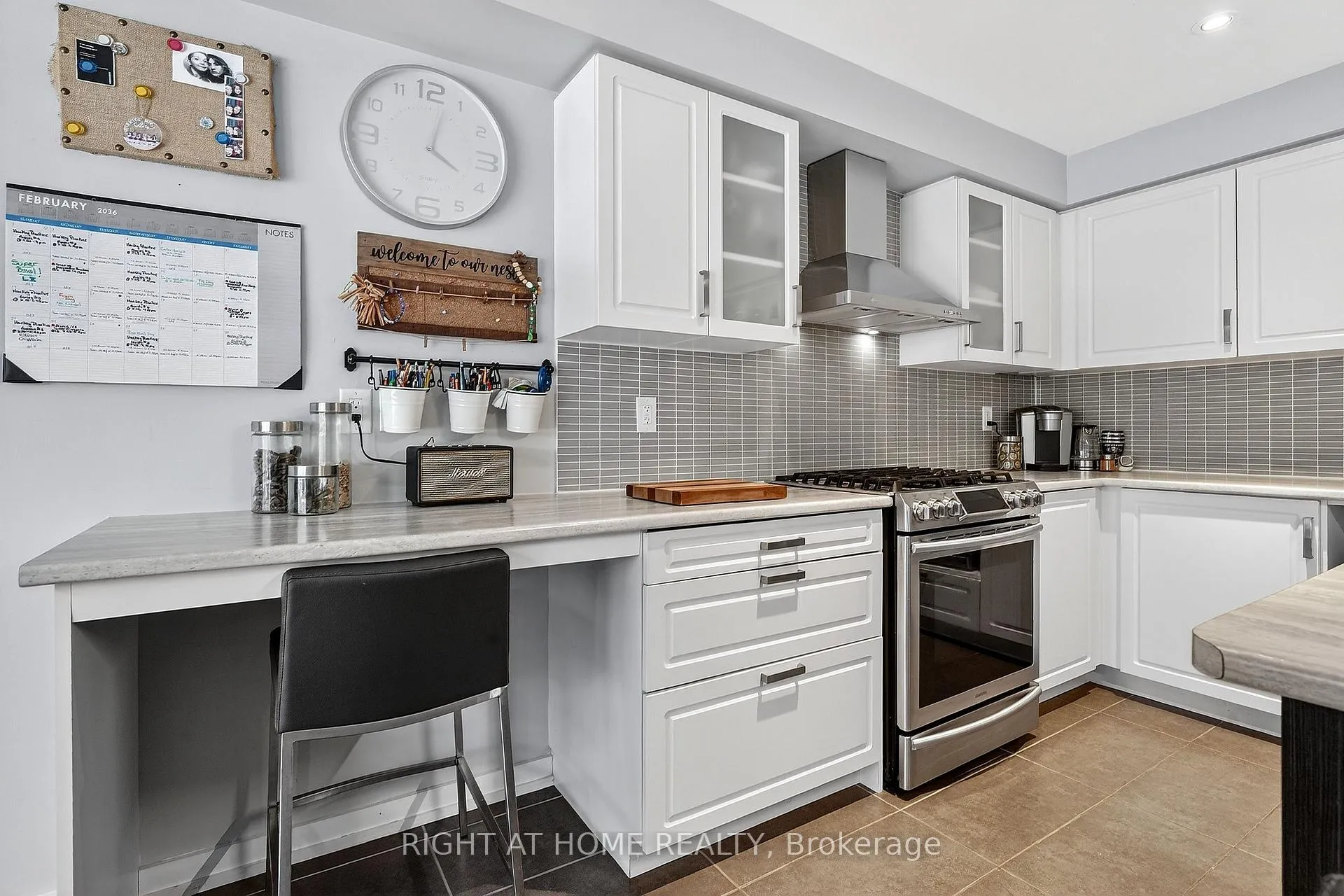 Photo 17 of 7860 Butternut Boulevard, Niagara Falls, Brown — HOMEH