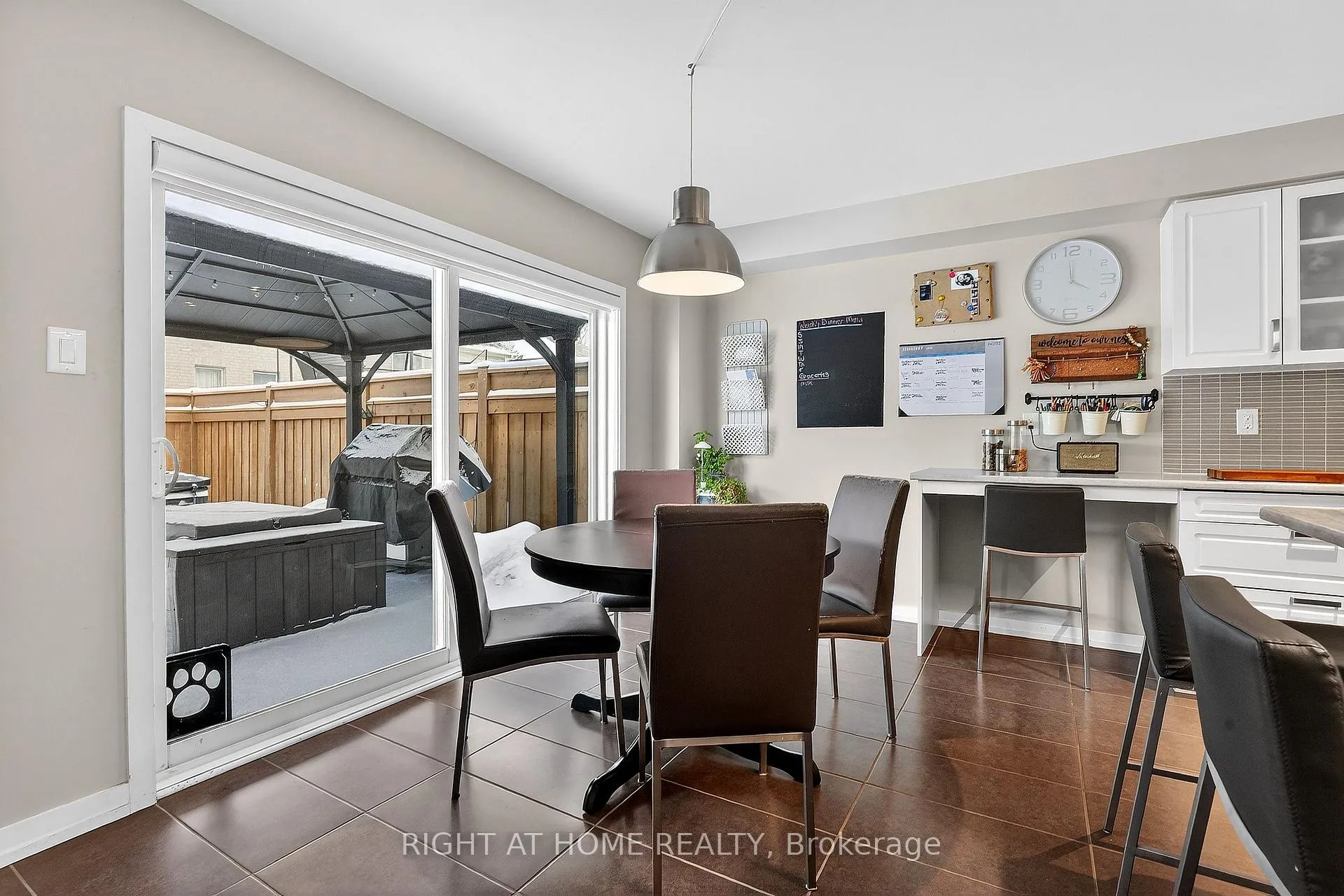 Photo 20 of 7860 Butternut Boulevard, Niagara Falls, Brown — HOMEH