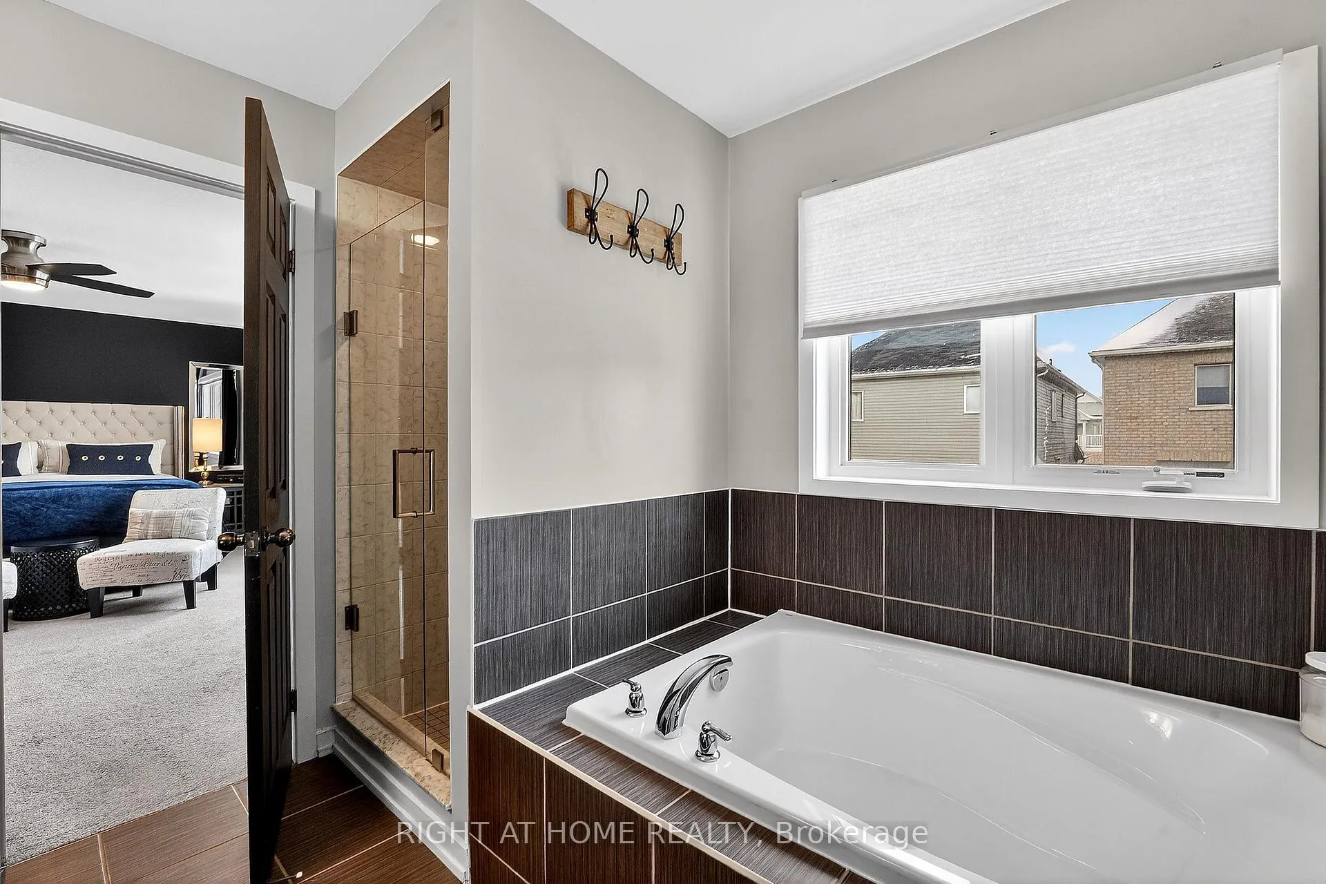 Photo 33 of 7860 Butternut Boulevard, Niagara Falls, Brown — HOMEH