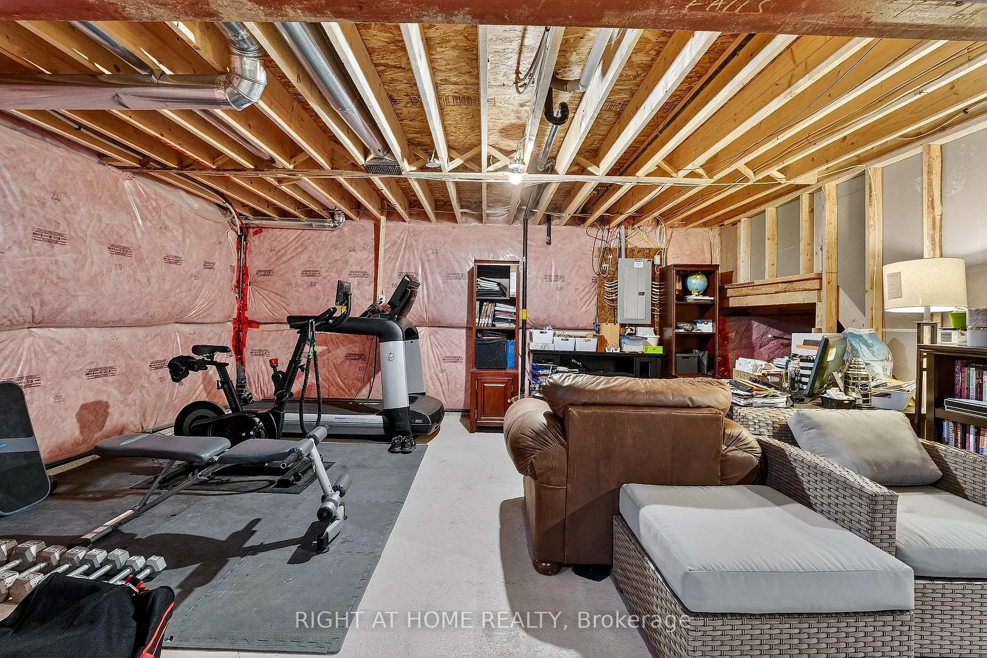 Photo 36 of 7860 Butternut Boulevard, Niagara Falls, Brown — HOMEH