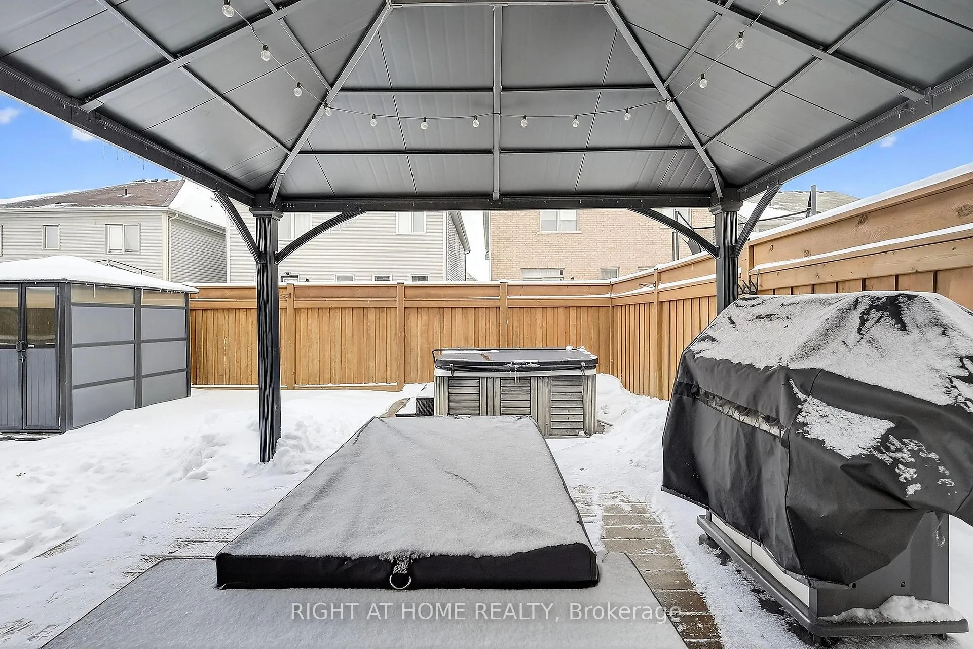 Photo 37 of 7860 Butternut Boulevard, Niagara Falls, Brown — HOMEH