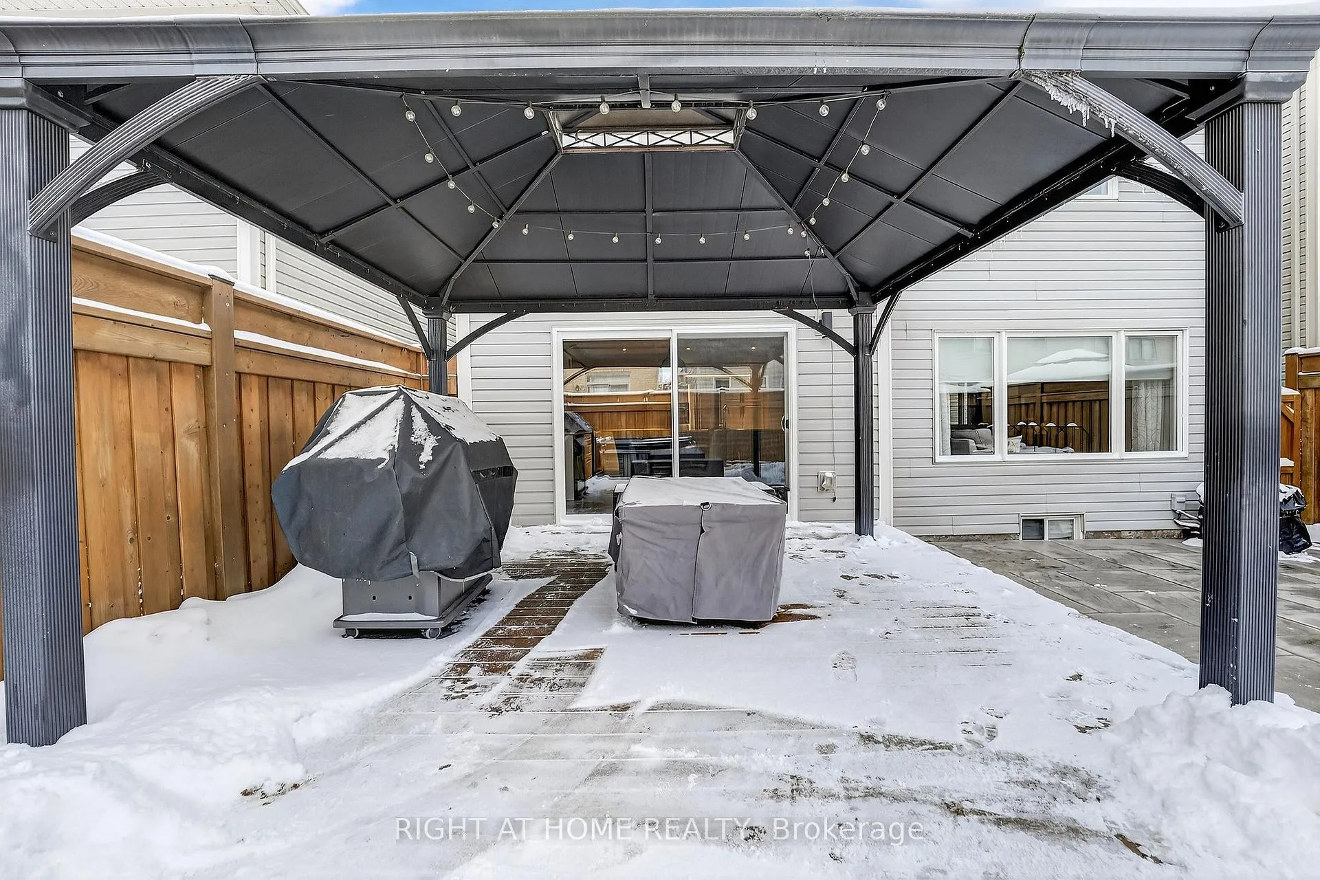Photo 38 of 7860 Butternut Boulevard, Niagara Falls, Brown — HOMEH