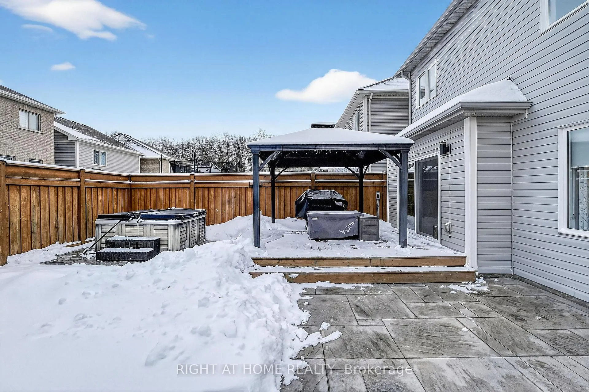 Photo 43 of 7860 Butternut Boulevard, Niagara Falls, Brown — HOMEH