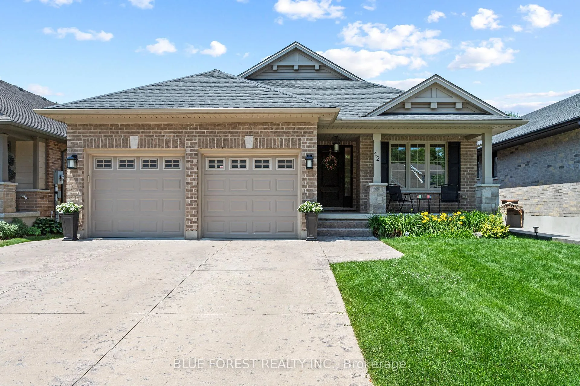 Photo 2 of 42 Hickory Lane, St. Thomas — HOMEH