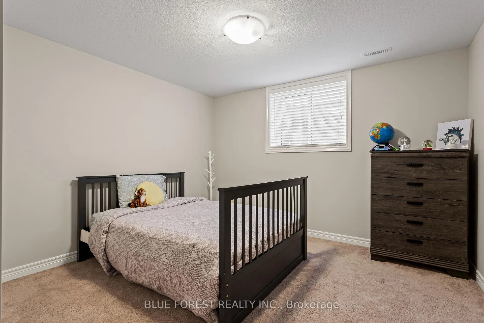 Photo 11 of 42 Hickory Lane, St. Thomas — HOMEH