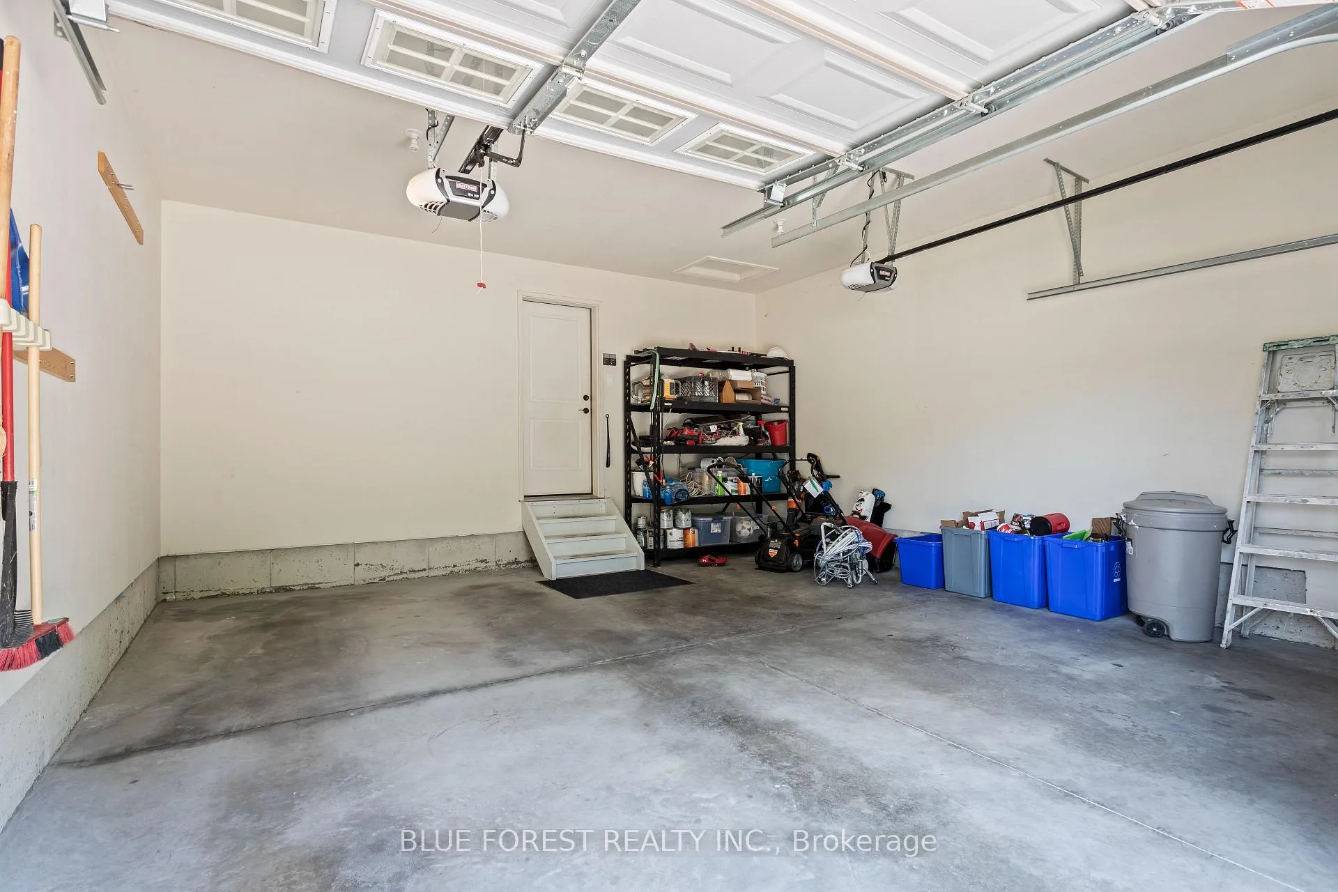 Photo 17 of 42 Hickory Lane, St. Thomas — HOMEH