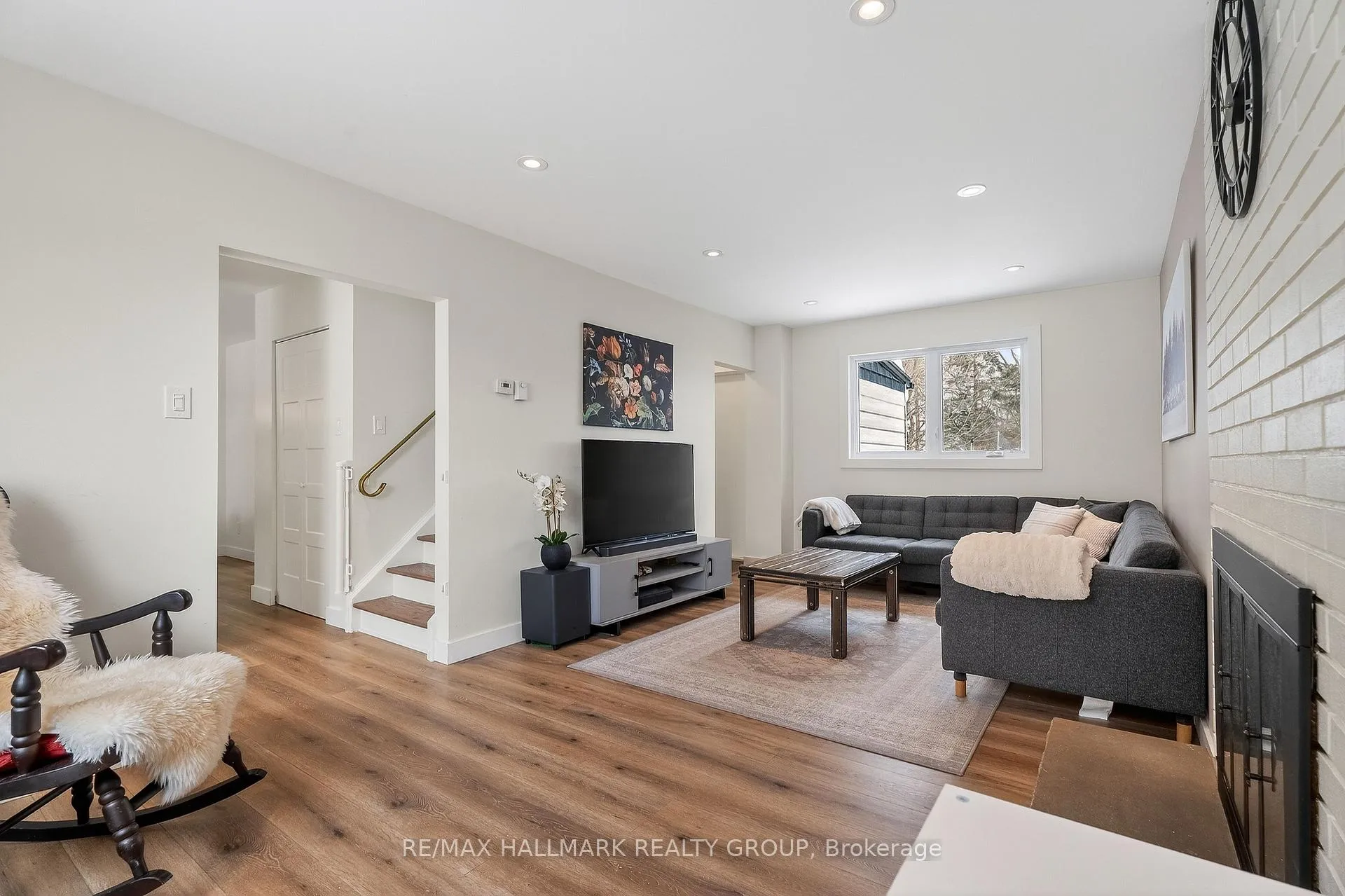 Photo 10 of 27 King Street, Ottawa, Richmond — HOMEH