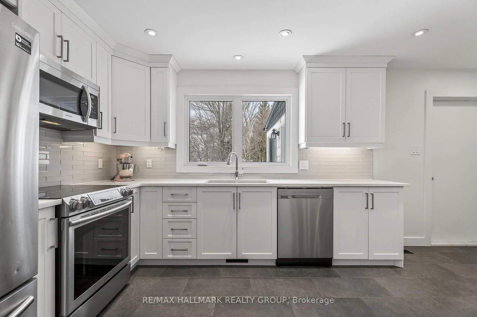 Photo 15 of 27 King Street, Ottawa, Richmond — HOMEH