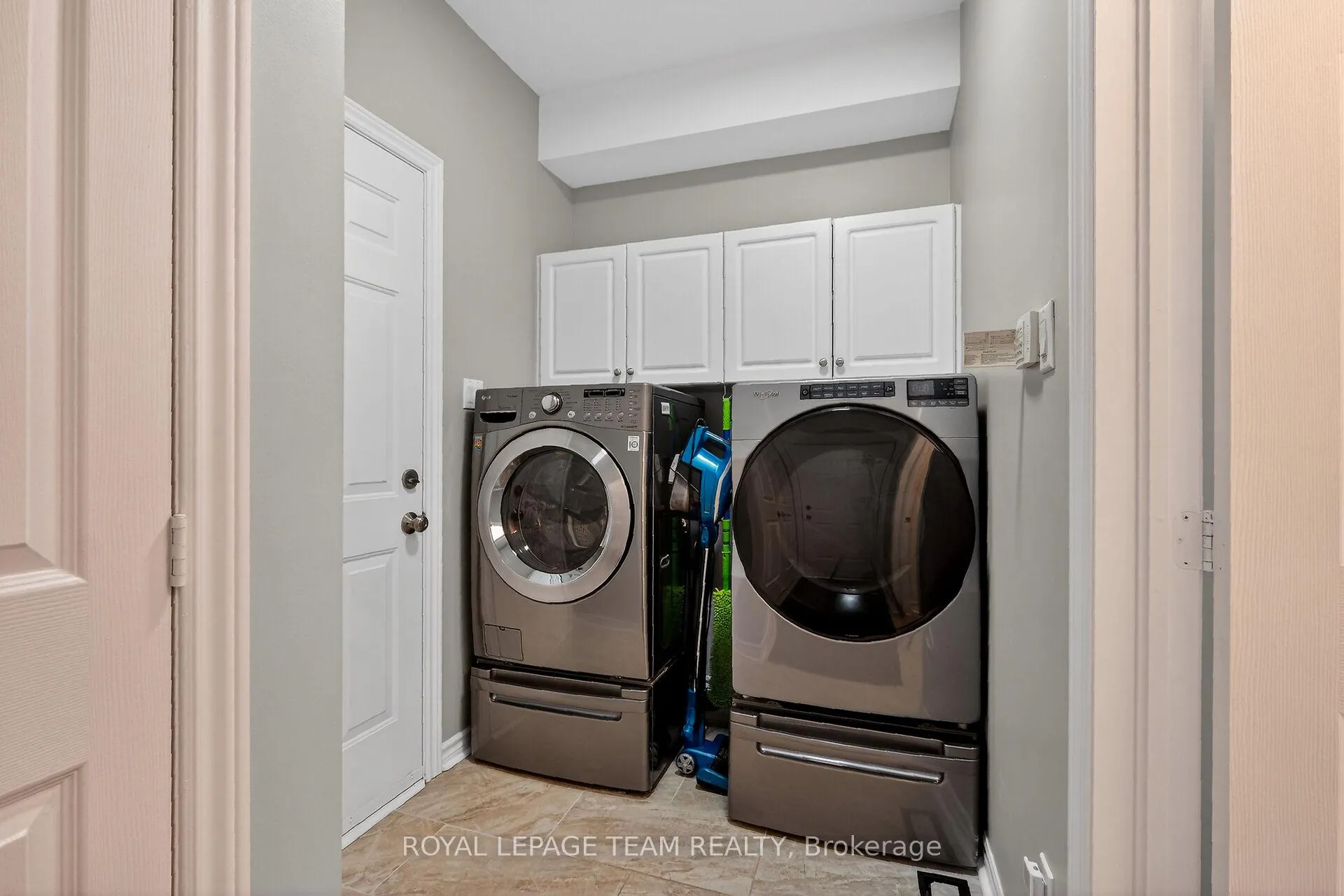 Photo 19 of 68 Polo Lane, Ottawa, Kanata - Emerald Meadows/Trailwest — HOMEH