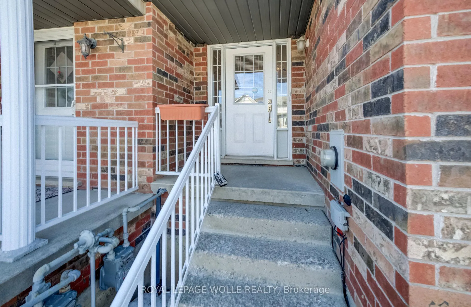 Photo 4 of 23 Madeleine Street, Kitchener, Huron Park — HOMEH