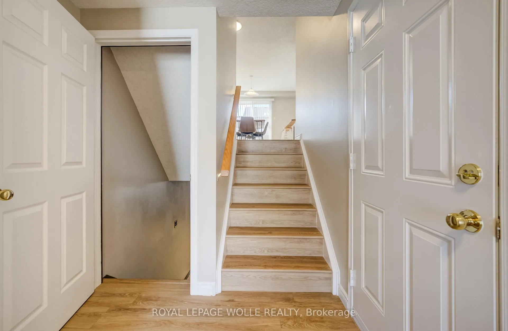 Photo 6 of 23 Madeleine Street, Kitchener, Huron Park — HOMEH