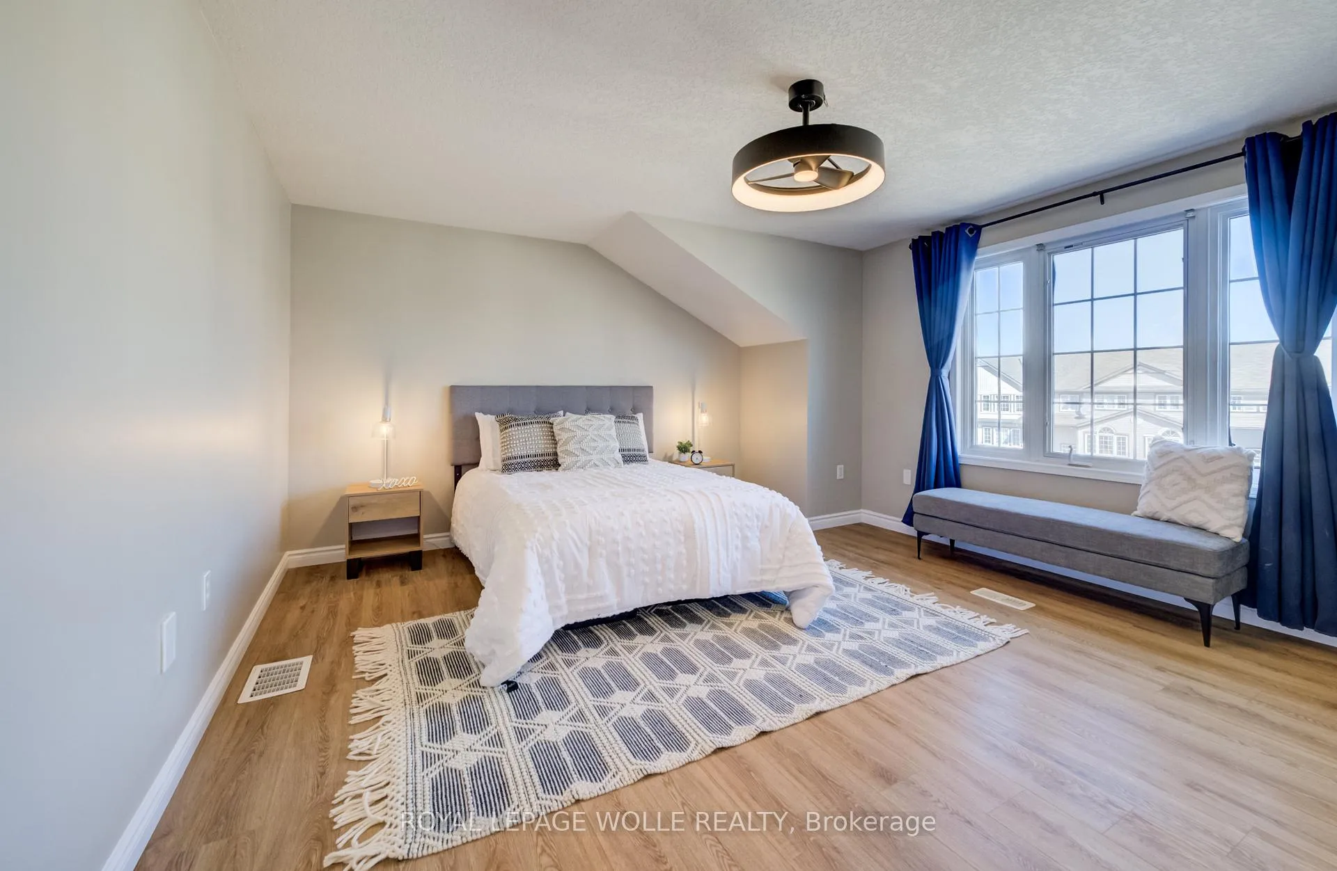 Photo 26 of 23 Madeleine Street, Kitchener, Huron Park — HOMEH