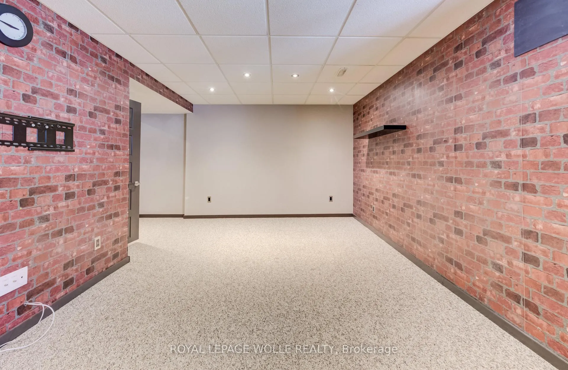 Photo 31 of 23 Madeleine Street, Kitchener, Huron Park — HOMEH