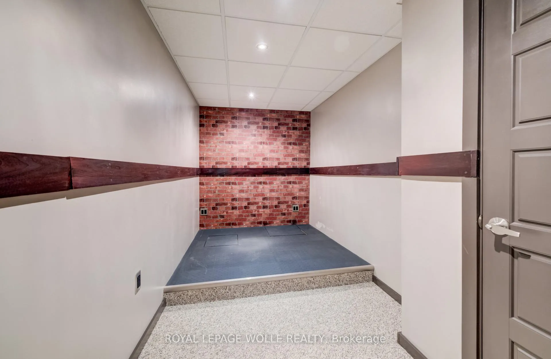 Photo 33 of 23 Madeleine Street, Kitchener, Huron Park — HOMEH