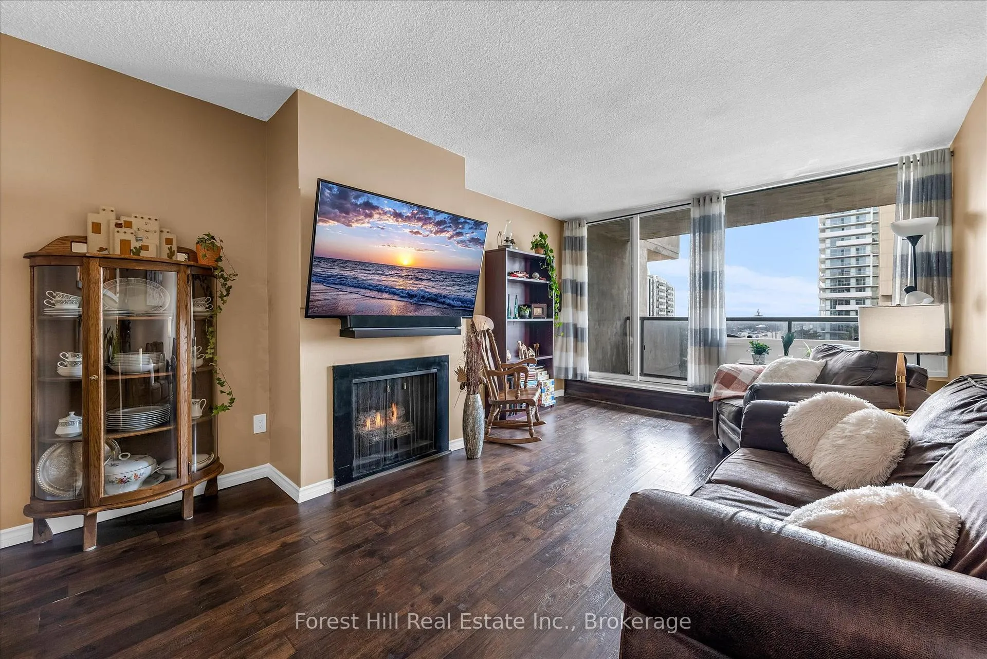 Photo 3 of Unit 502, 20 Speers Road, Oakville, Central — HOMEH