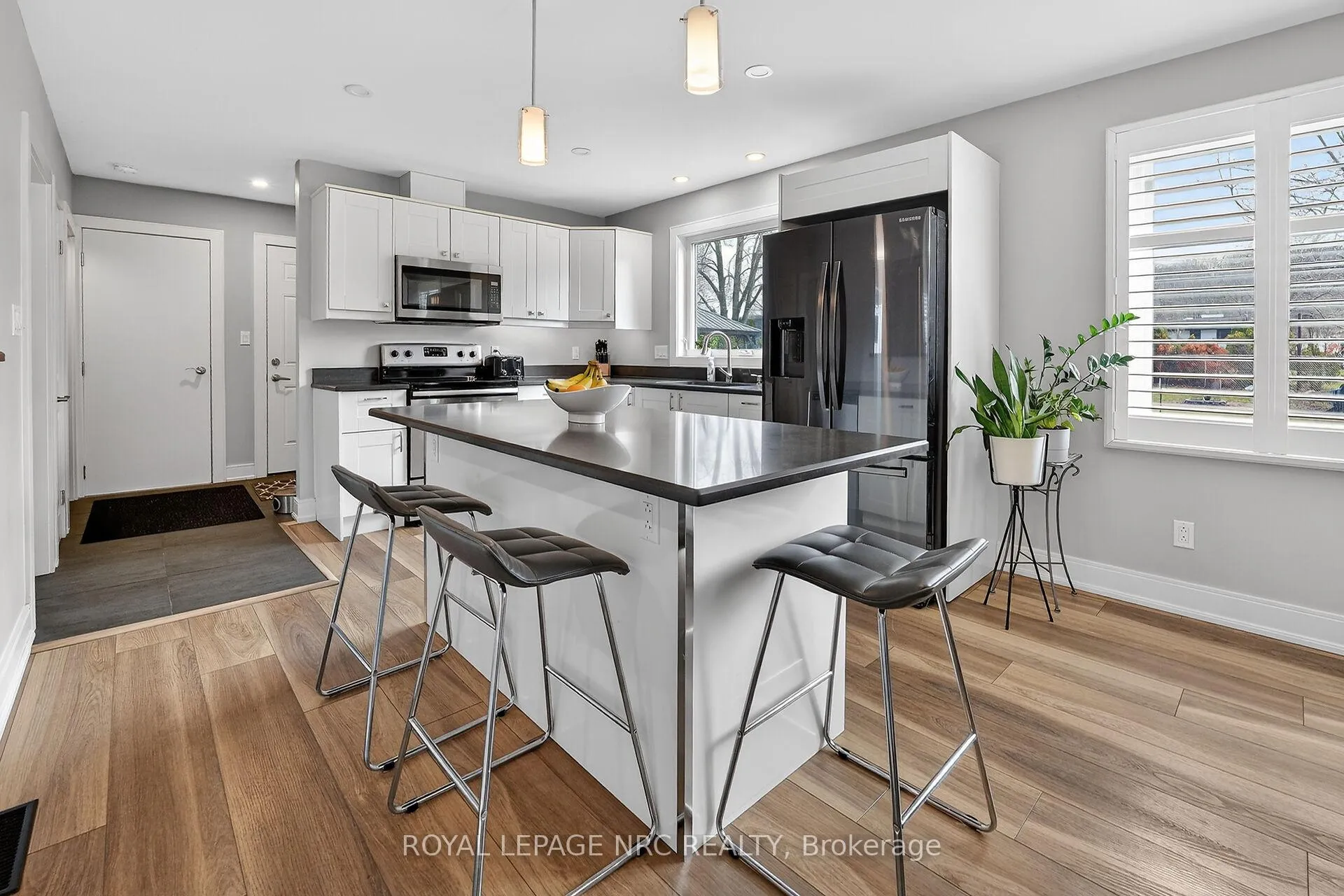 Photo 11 of 6 Erinbrook Crescent, St. Catharines, Glendale/Glenridge — HOMEH