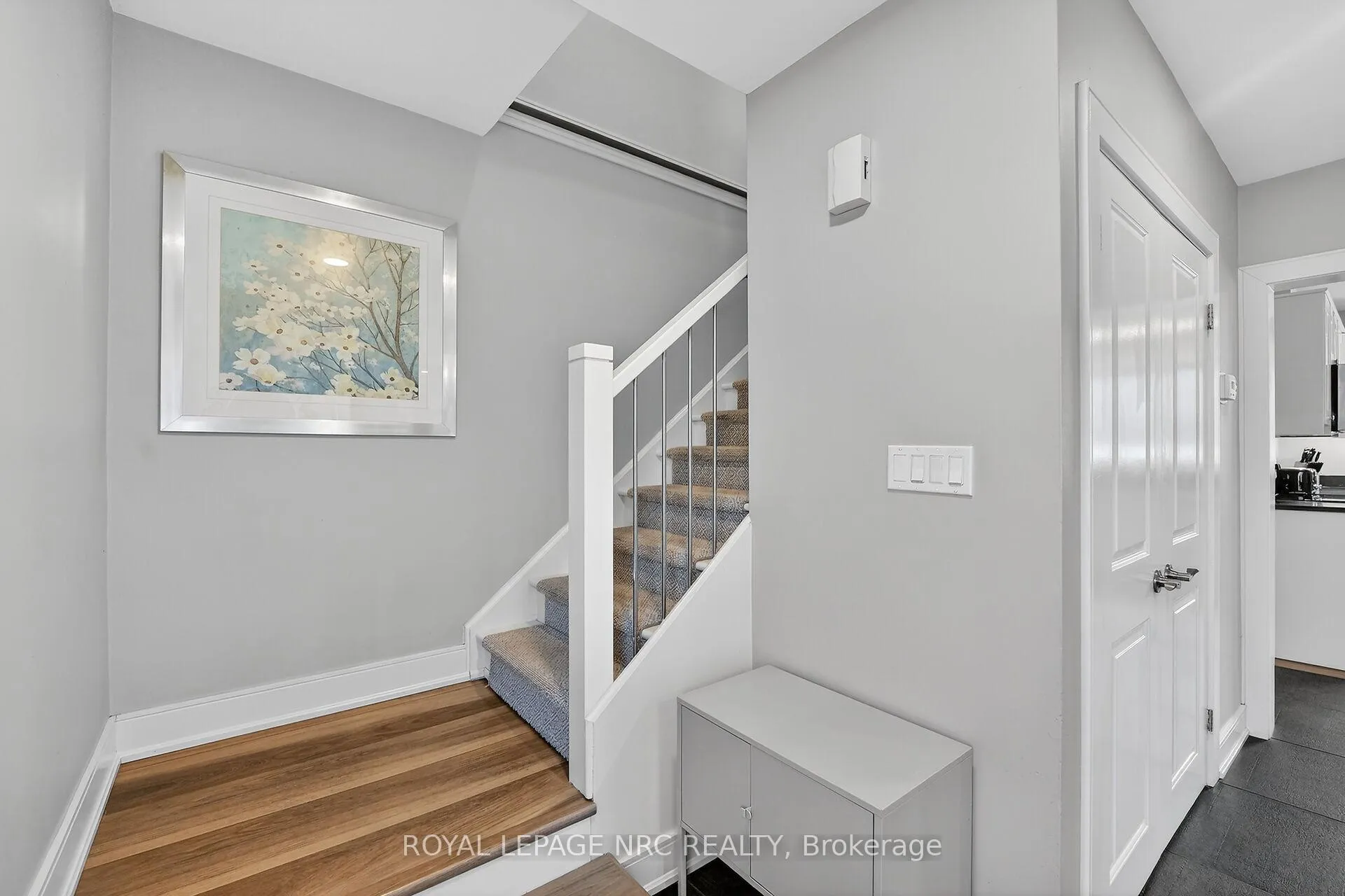 Photo 16 of 6 Erinbrook Crescent, St. Catharines, Glendale/Glenridge — HOMEH
