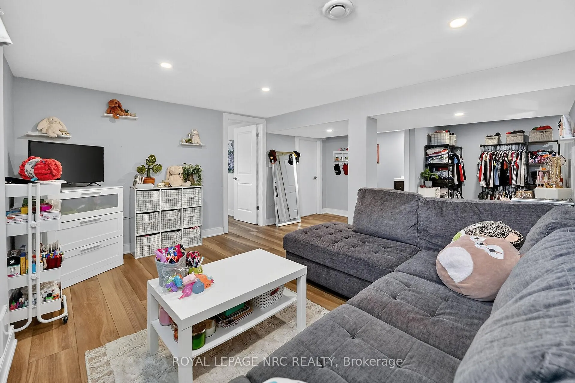 Photo 30 of 6 Erinbrook Crescent, St. Catharines, Glendale/Glenridge — HOMEH