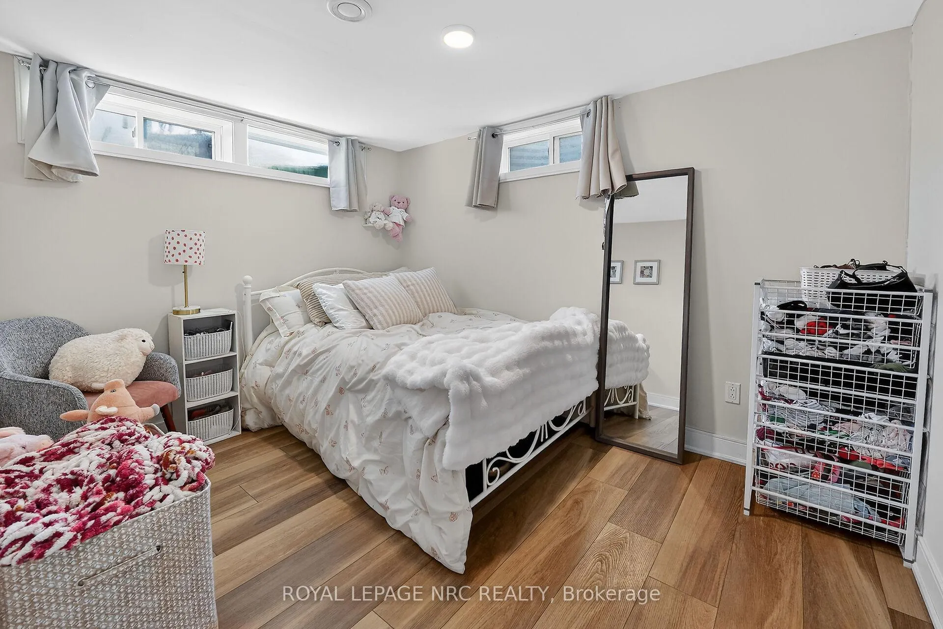 Photo 31 of 6 Erinbrook Crescent, St. Catharines, Glendale/Glenridge — HOMEH