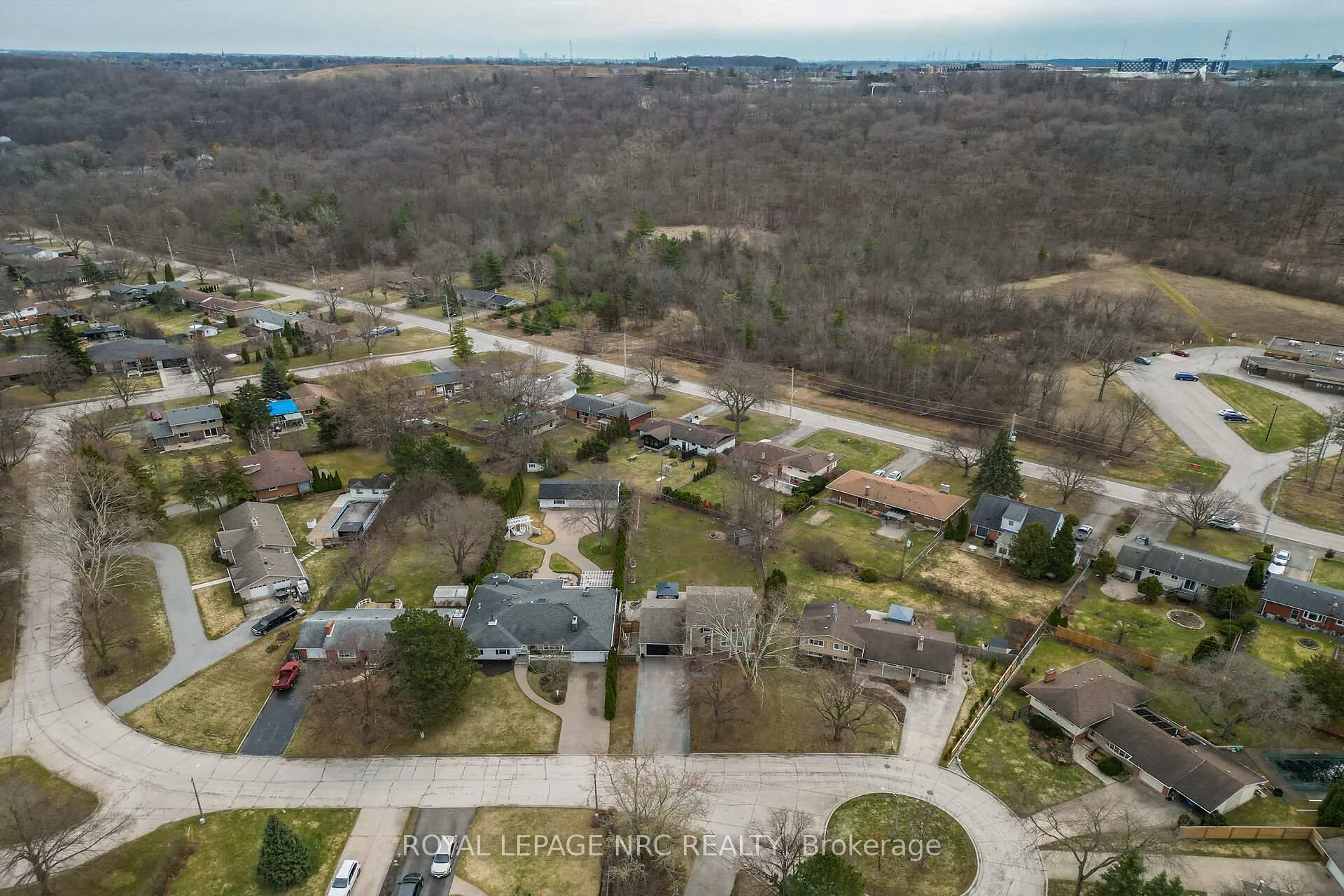 Photo 42 of 6 Erinbrook Crescent, St. Catharines, Glendale/Glenridge — HOMEH