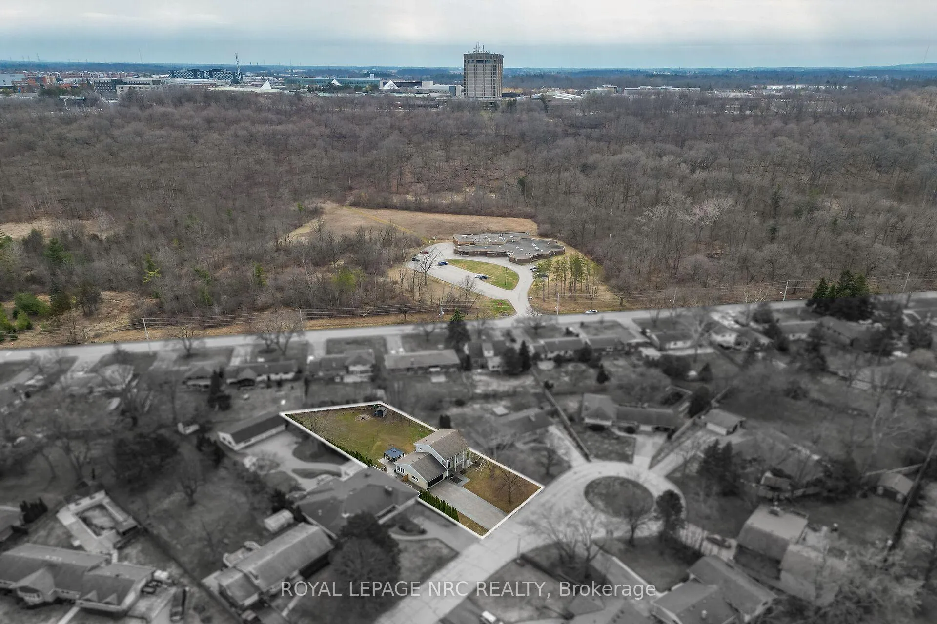 Photo 43 of 6 Erinbrook Crescent, St. Catharines, Glendale/Glenridge — HOMEH