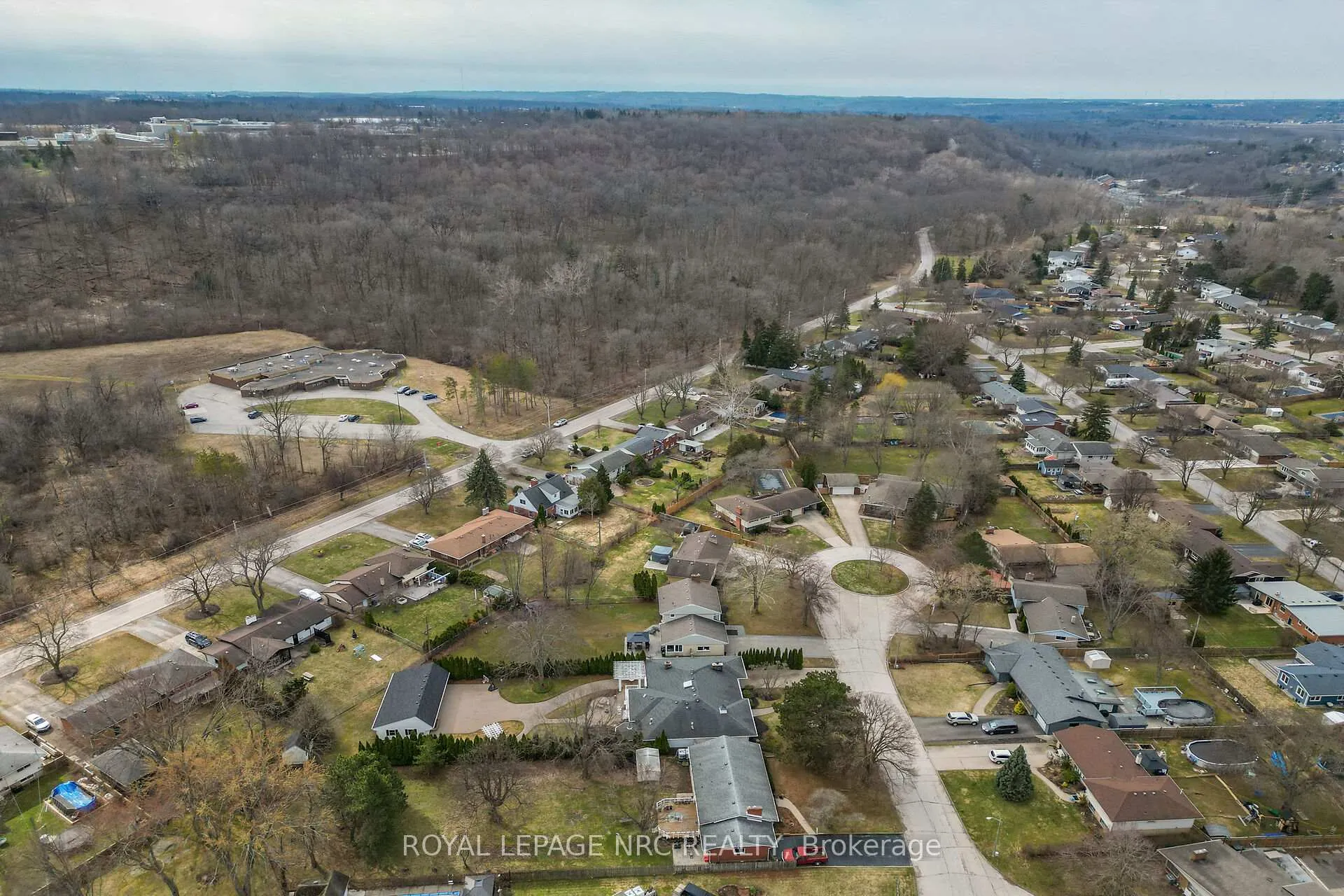 Photo 44 of 6 Erinbrook Crescent, St. Catharines, Glendale/Glenridge — HOMEH