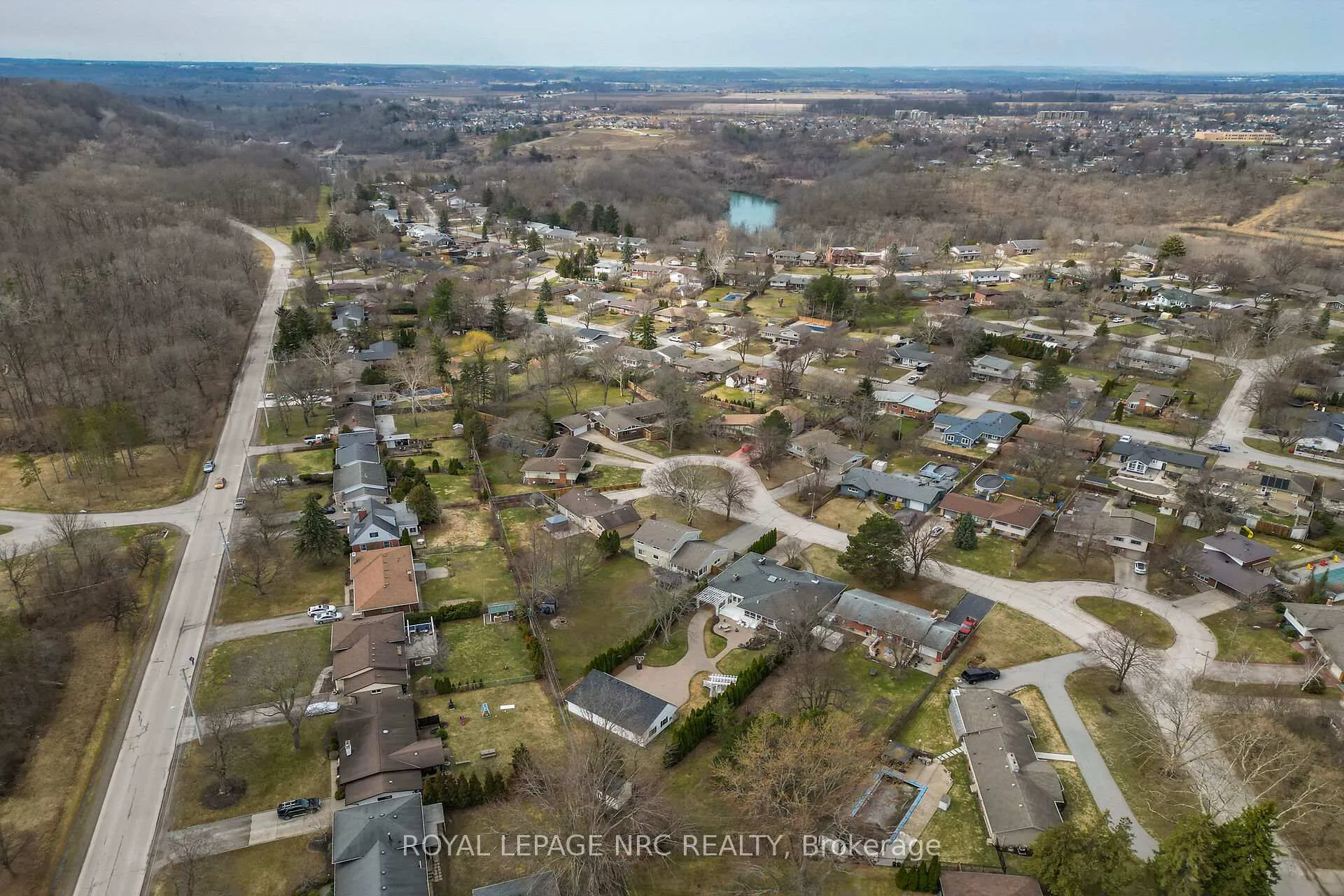 Photo 45 of 6 Erinbrook Crescent, St. Catharines, Glendale/Glenridge — HOMEH