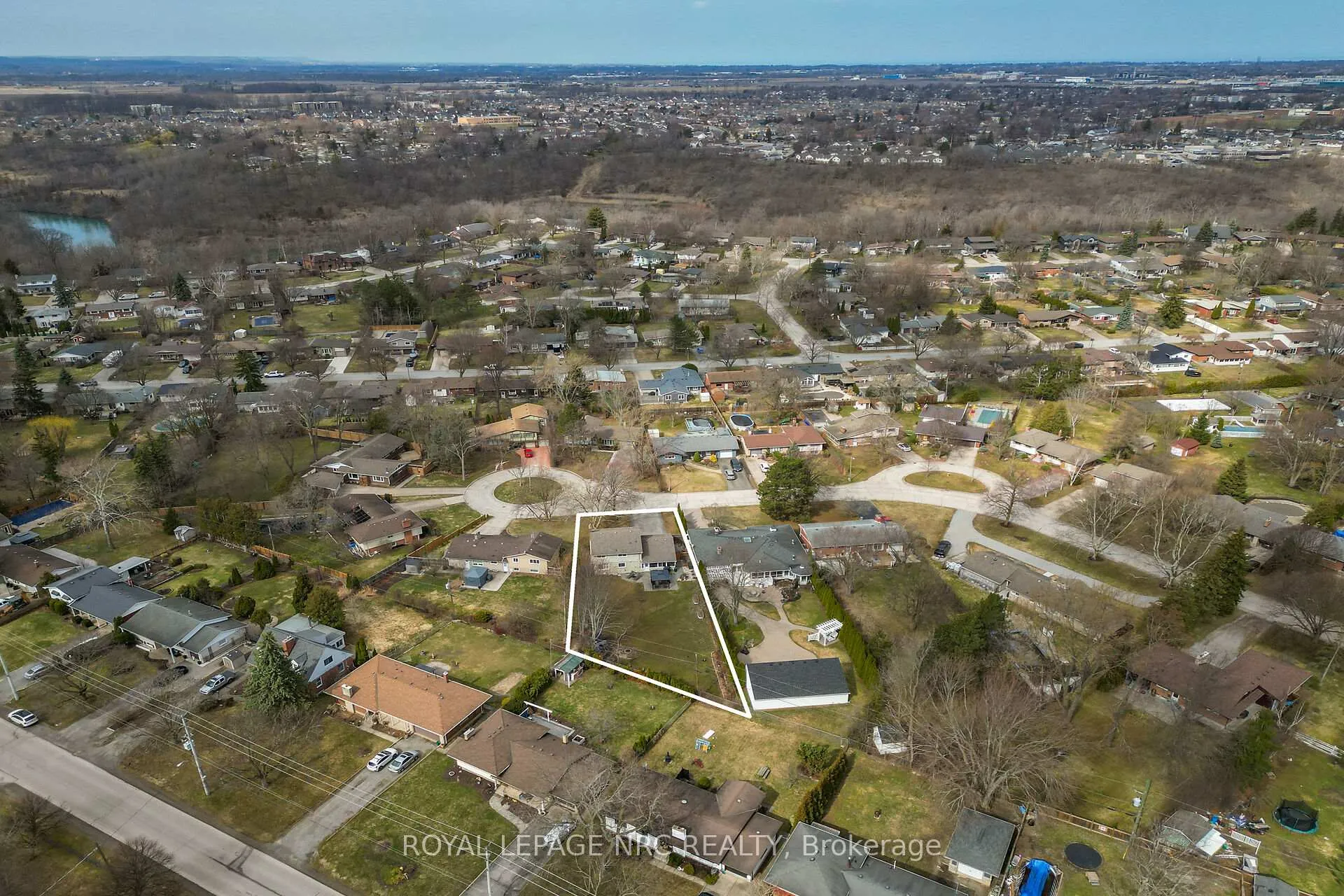 Photo 46 of 6 Erinbrook Crescent, St. Catharines, Glendale/Glenridge — HOMEH