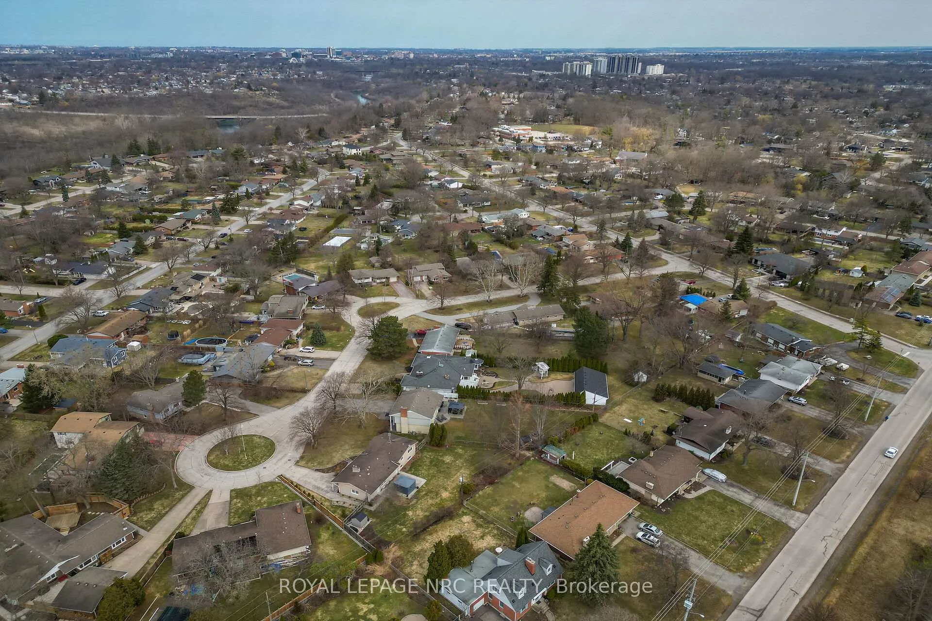 Photo 47 of 6 Erinbrook Crescent, St. Catharines, Glendale/Glenridge — HOMEH