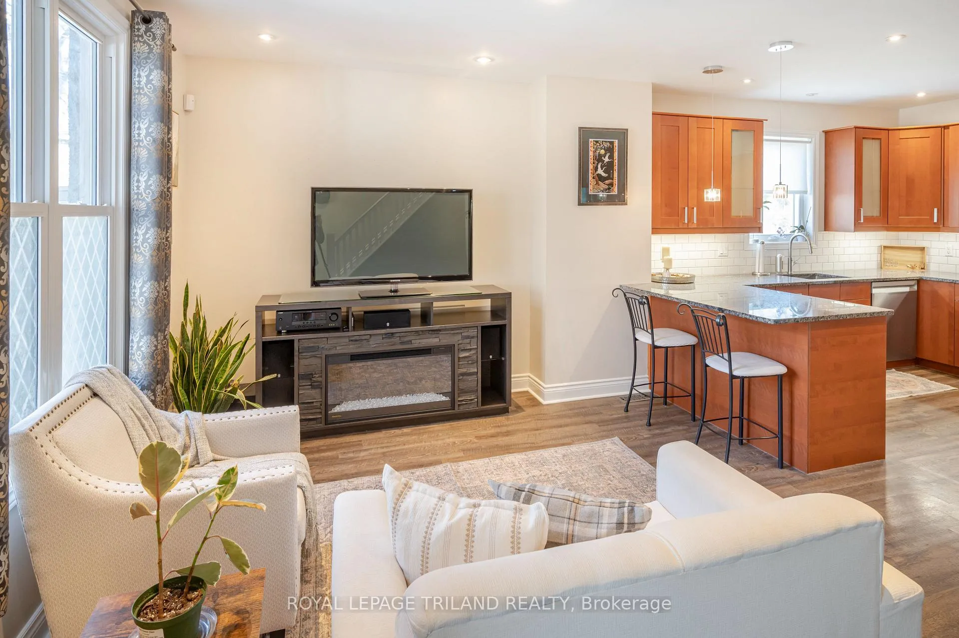 Photo 8 of 2 Ingleside Place, London, South F — HOMEH