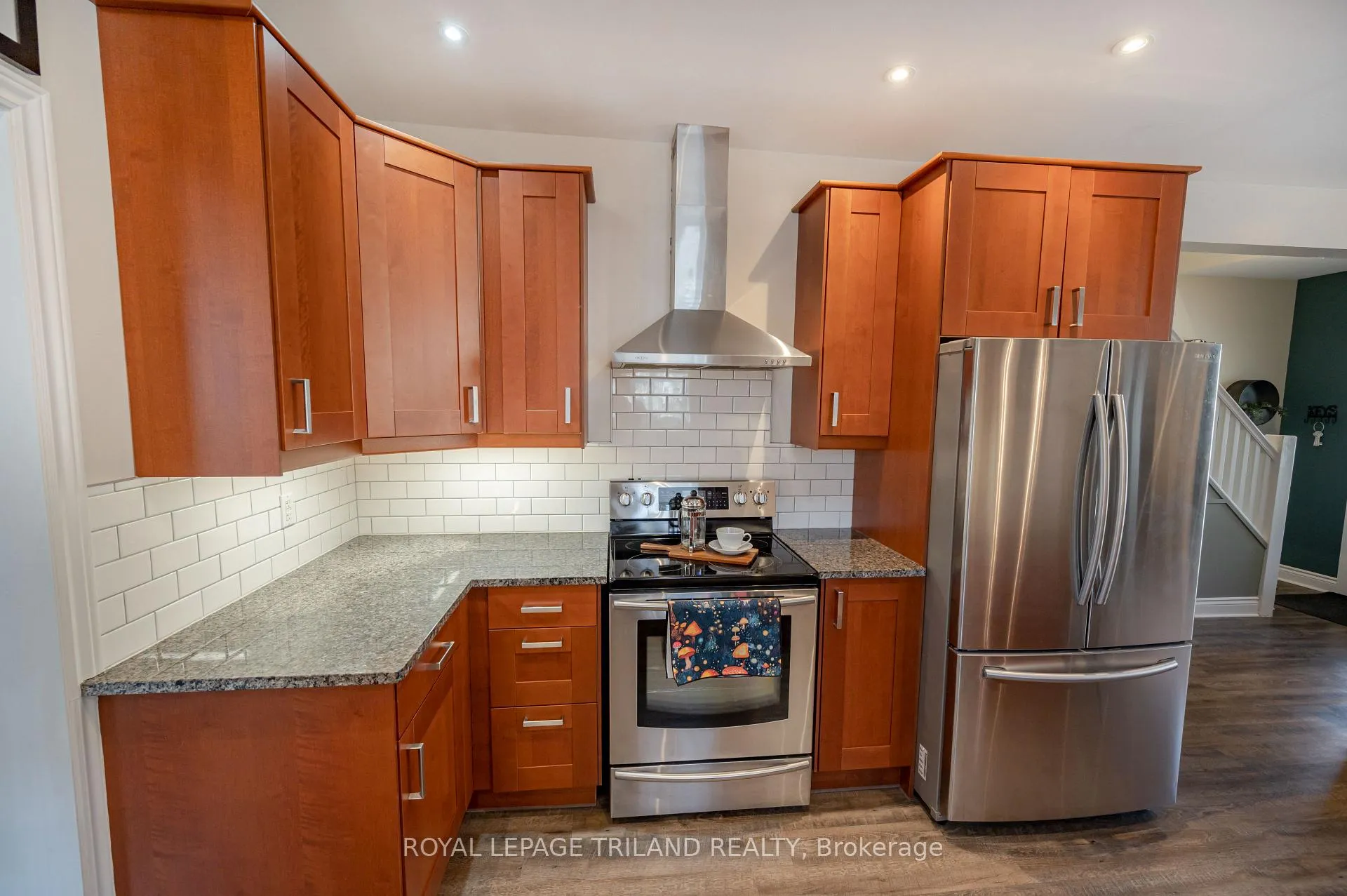 Photo 13 of 2 Ingleside Place, London, South F — HOMEH