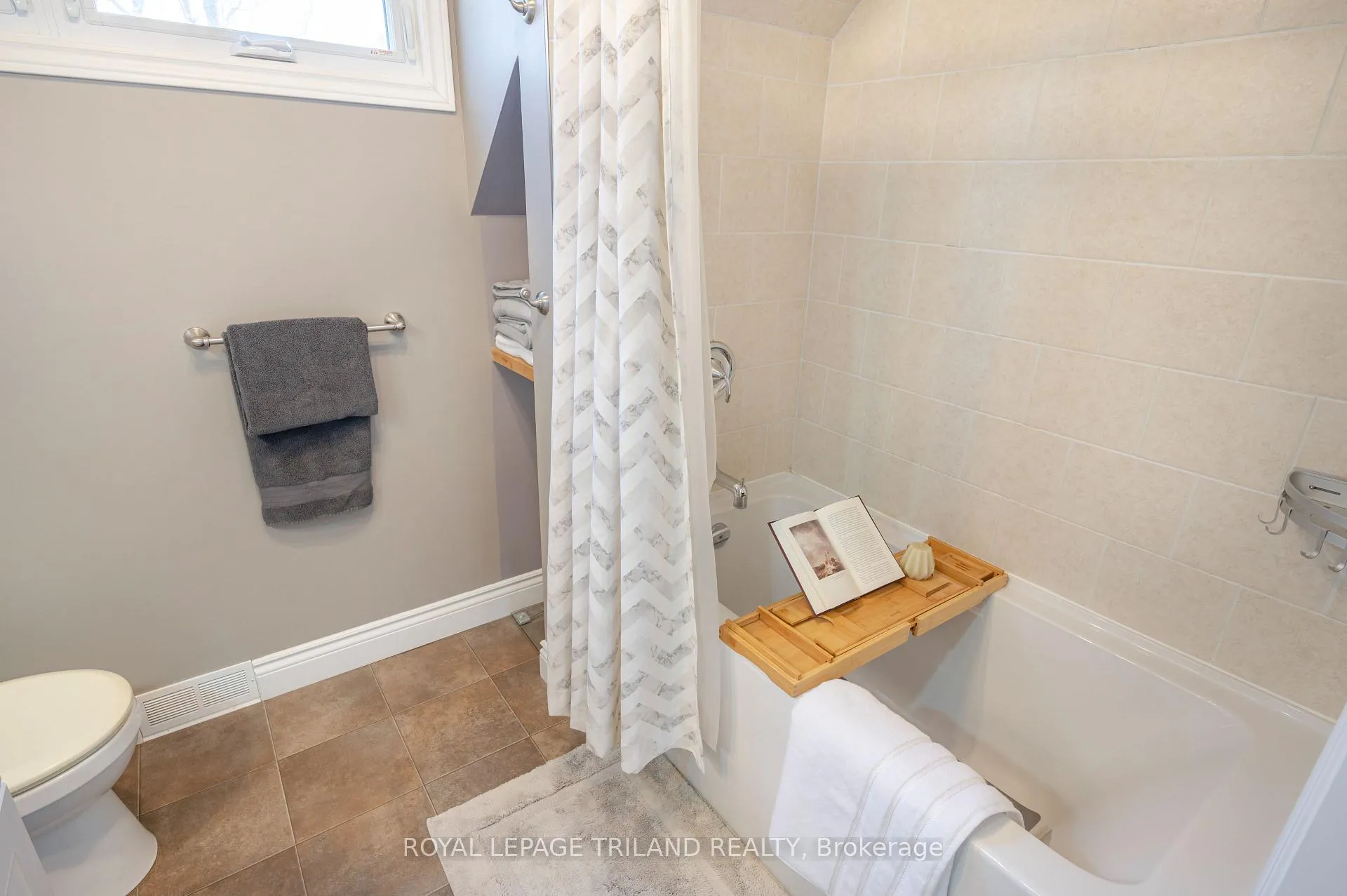 Photo 25 of 2 Ingleside Place, London, South F — HOMEH