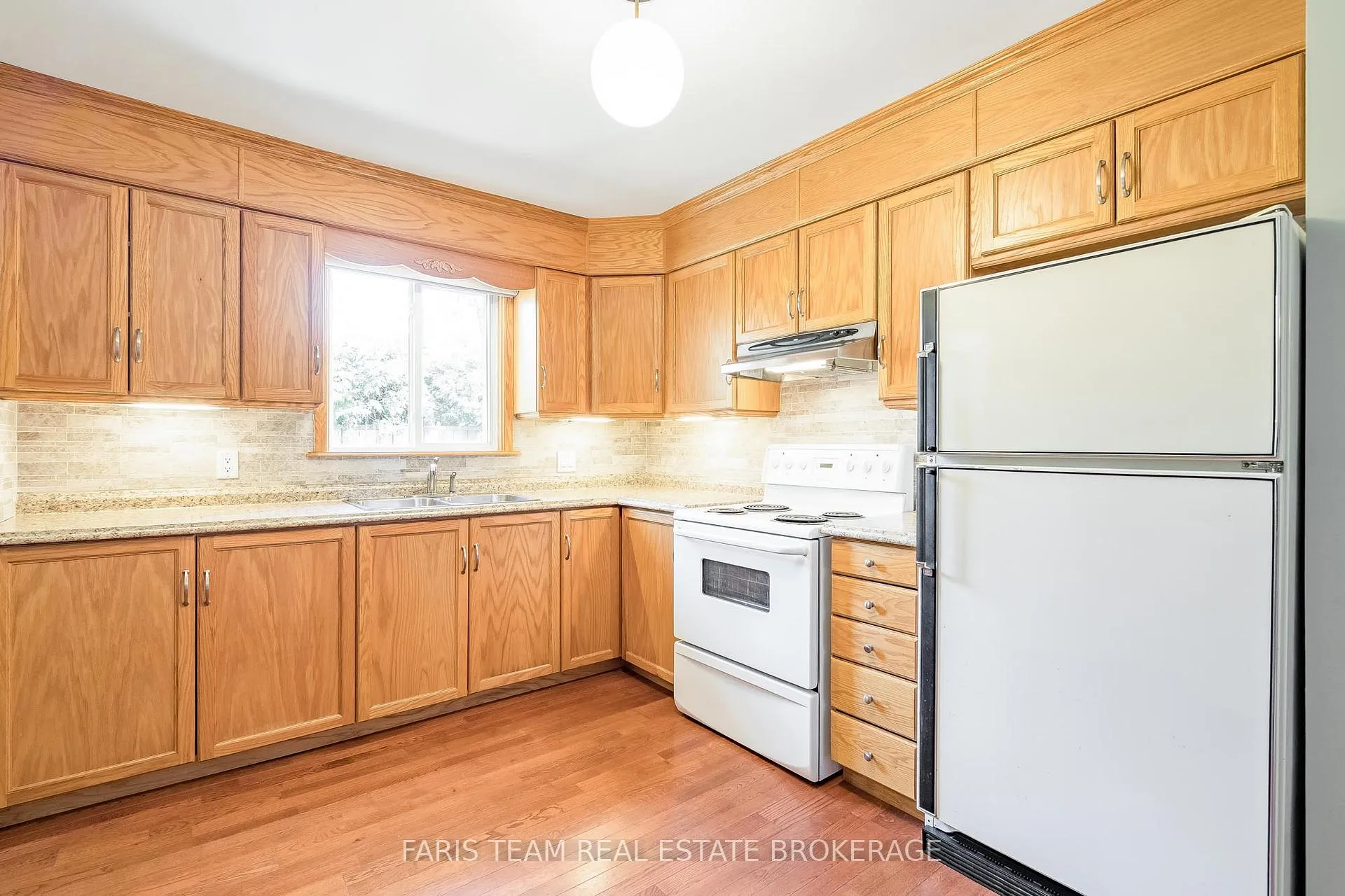 Photo 5 of 126 Nelson Street E, New Tecumseth, Alliston — HOMEH