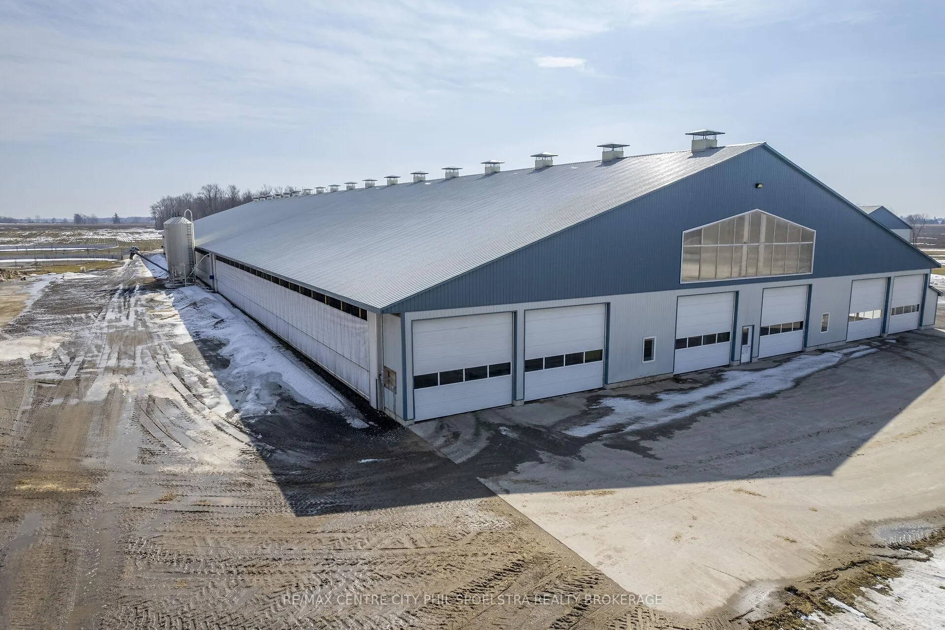 Photo 4 of 5029 Falconbridge Drive, Southwest Middlesex, Rural Southwest Middlesex — HOMEH
