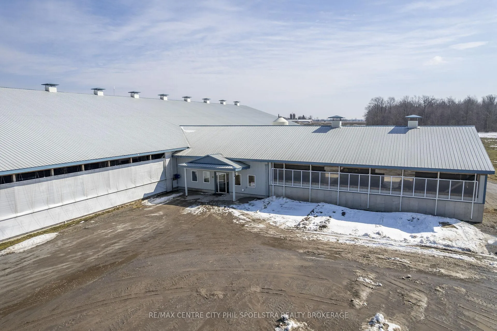 Photo 5 of 5029 Falconbridge Drive, Southwest Middlesex, Rural Southwest Middlesex — HOMEH