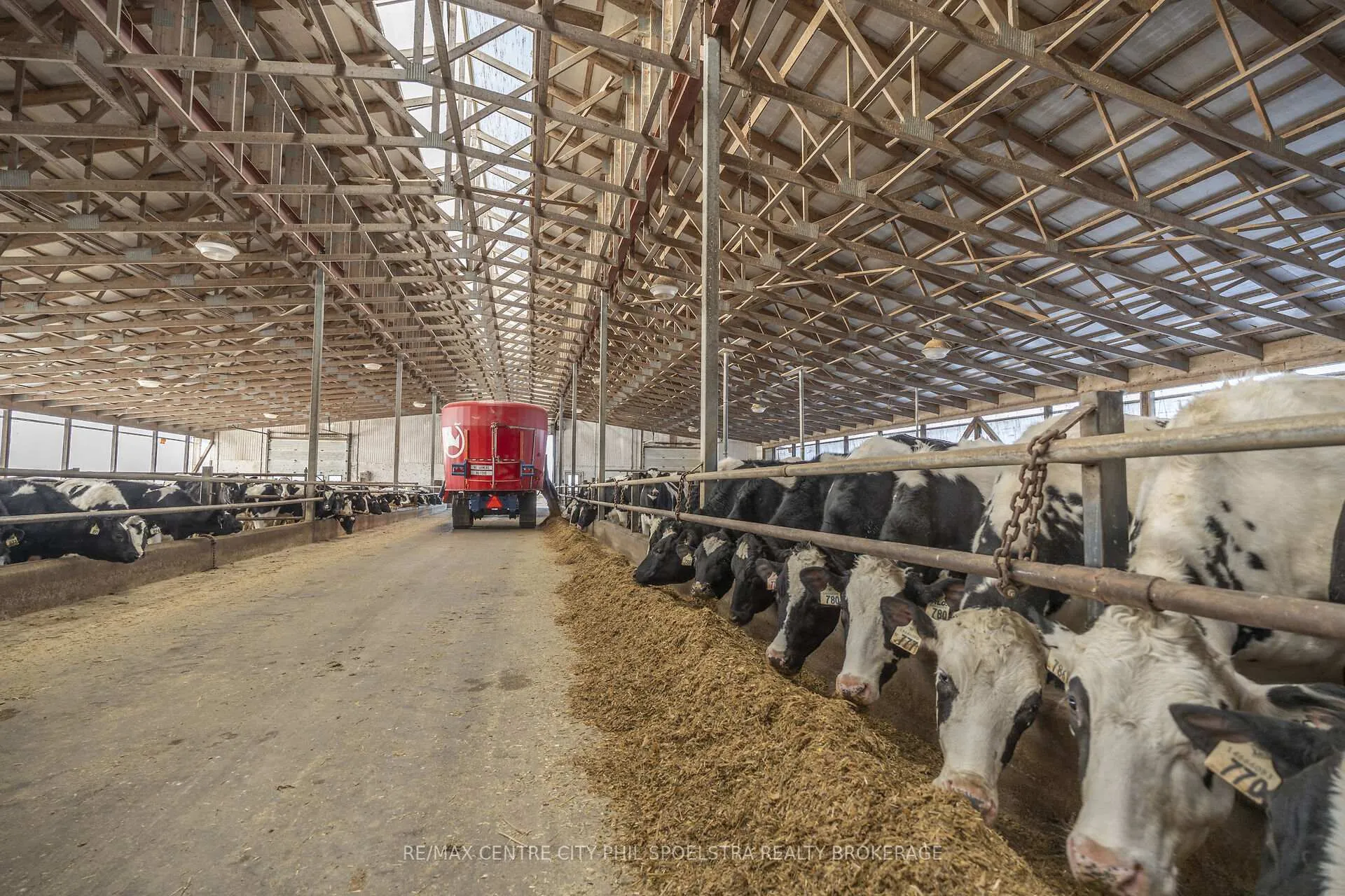 Photo 29 of 5029 Falconbridge Drive, Southwest Middlesex, Rural Southwest Middlesex — HOMEH