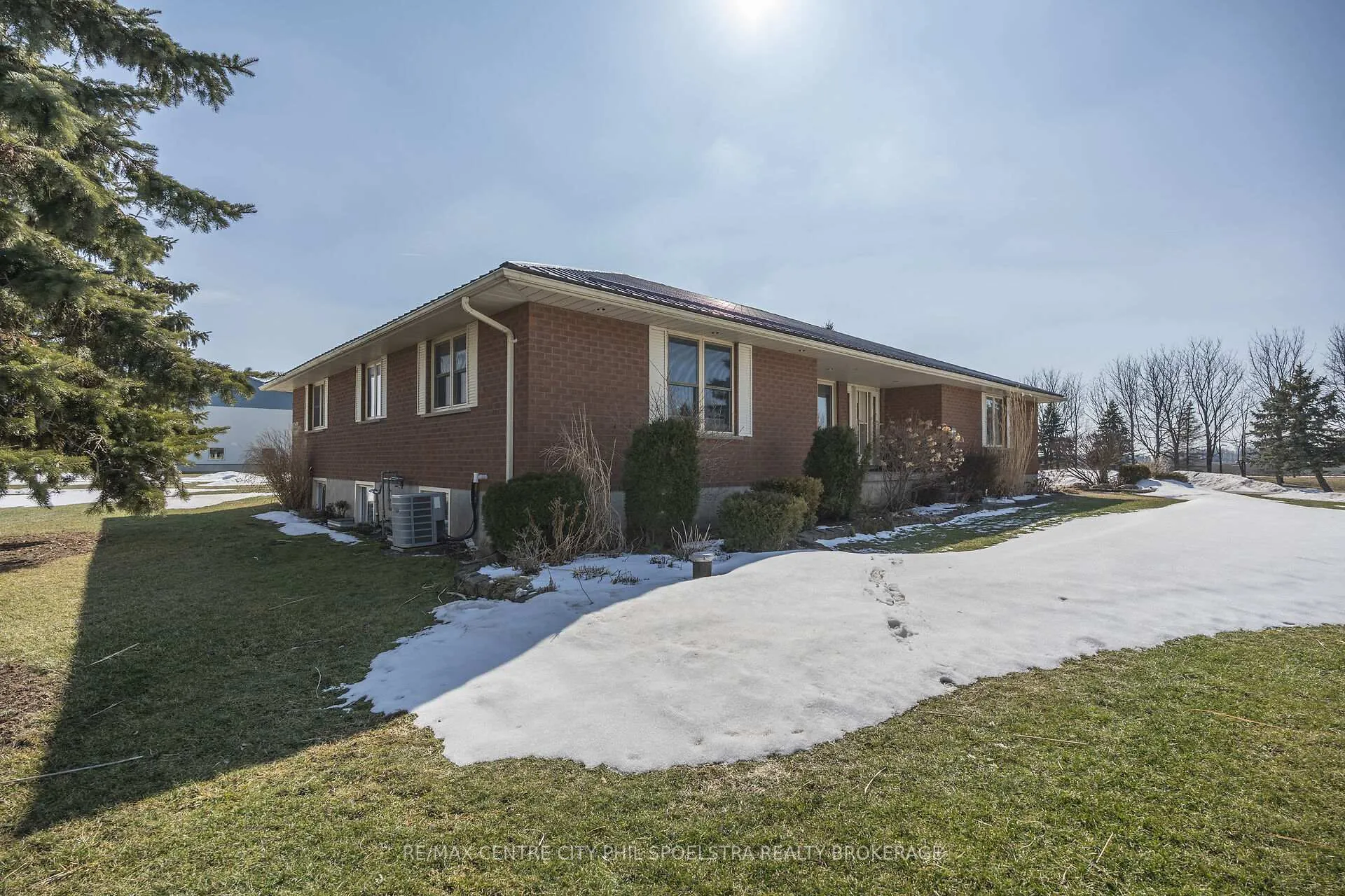 Photo 32 of 5029 Falconbridge Drive, Southwest Middlesex, Rural Southwest Middlesex — HOMEH